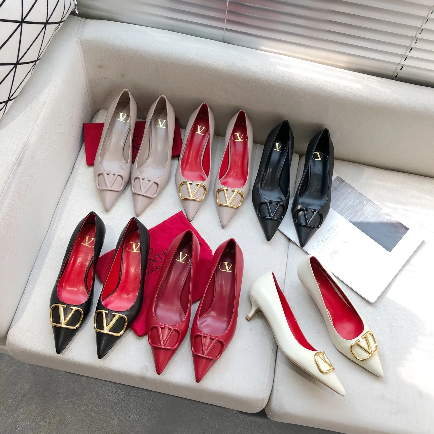 Women's Heels VALENTINO 17956862