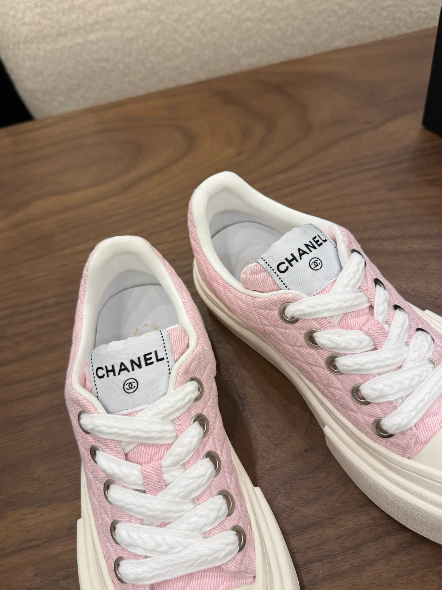 Women's Sneakers CHANEL 17996719