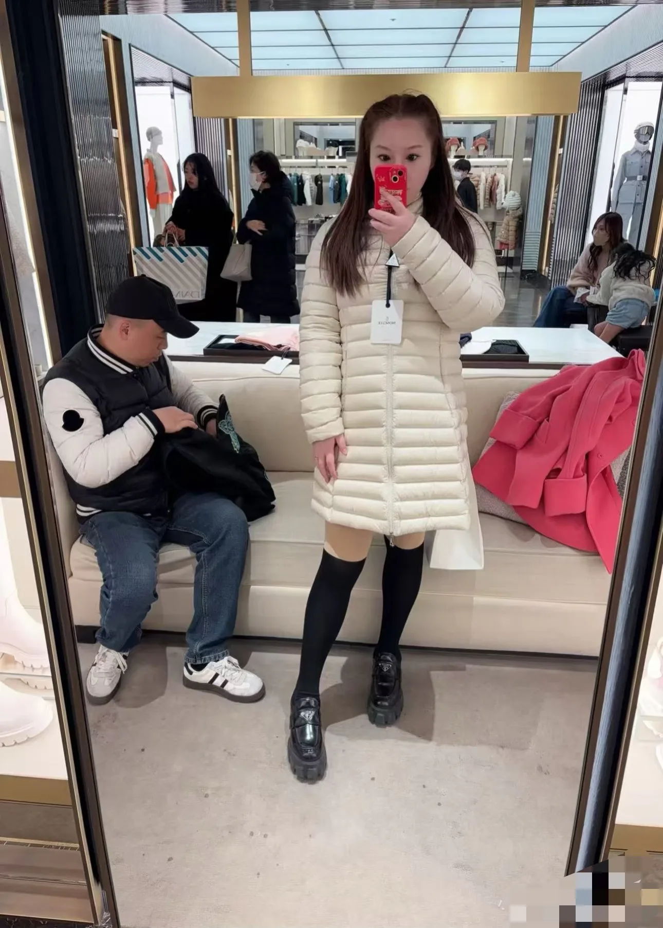Women's Jackets And Down Jackets MONCLER 18044419