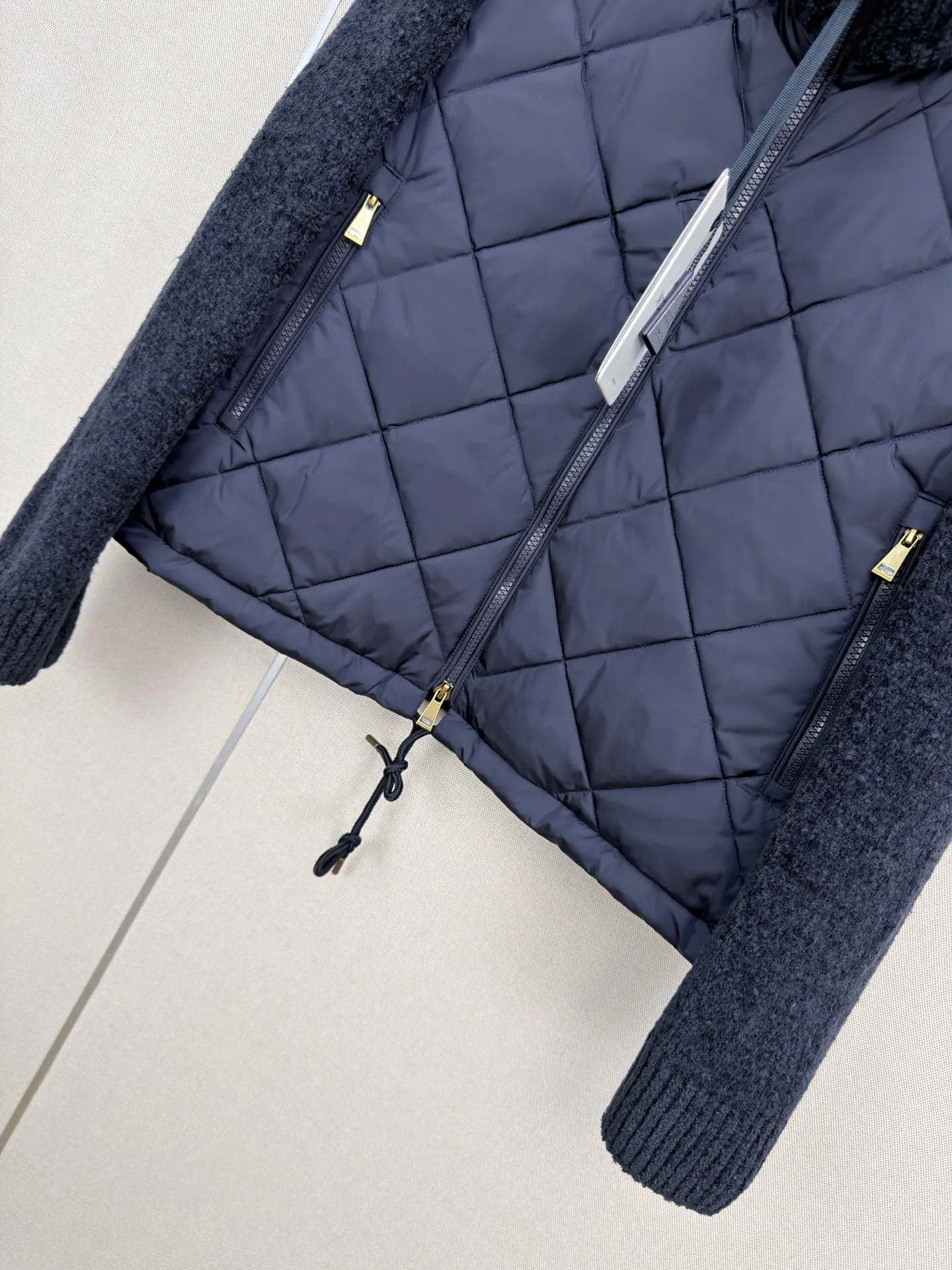 Women's Jackets And Down Jackets MONCLER 18203545