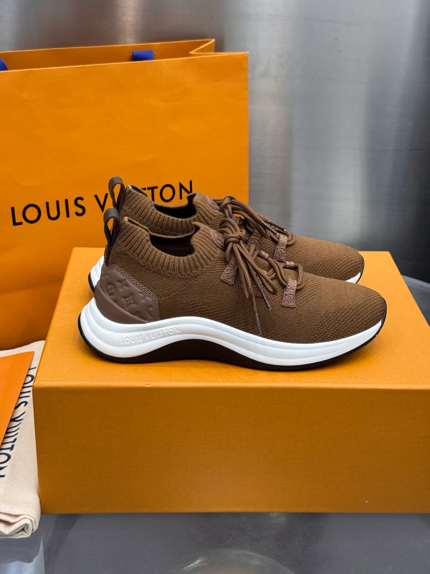 Women's Sneakers LOUIS VUITTON 18202470