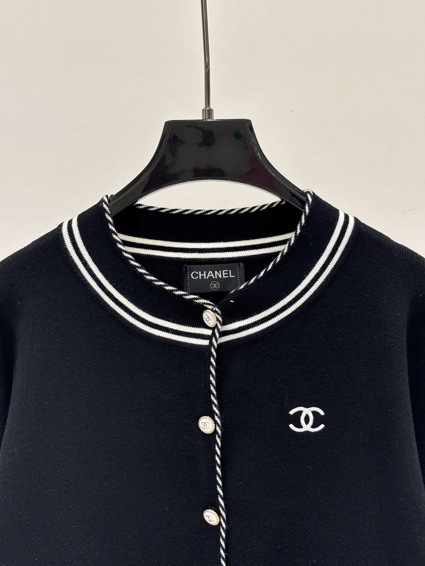 Women's Jumpers And Sweaters CHANEL 18331667