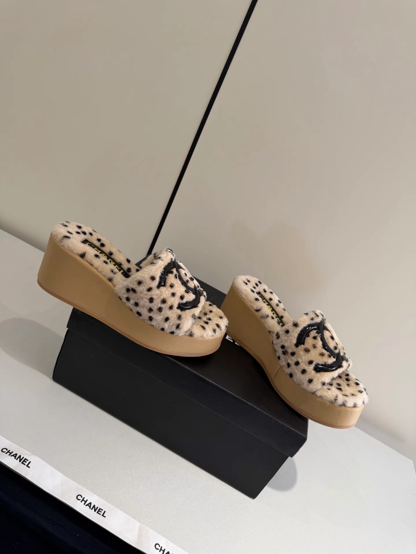 Women's Slippers CHANEL 18268440