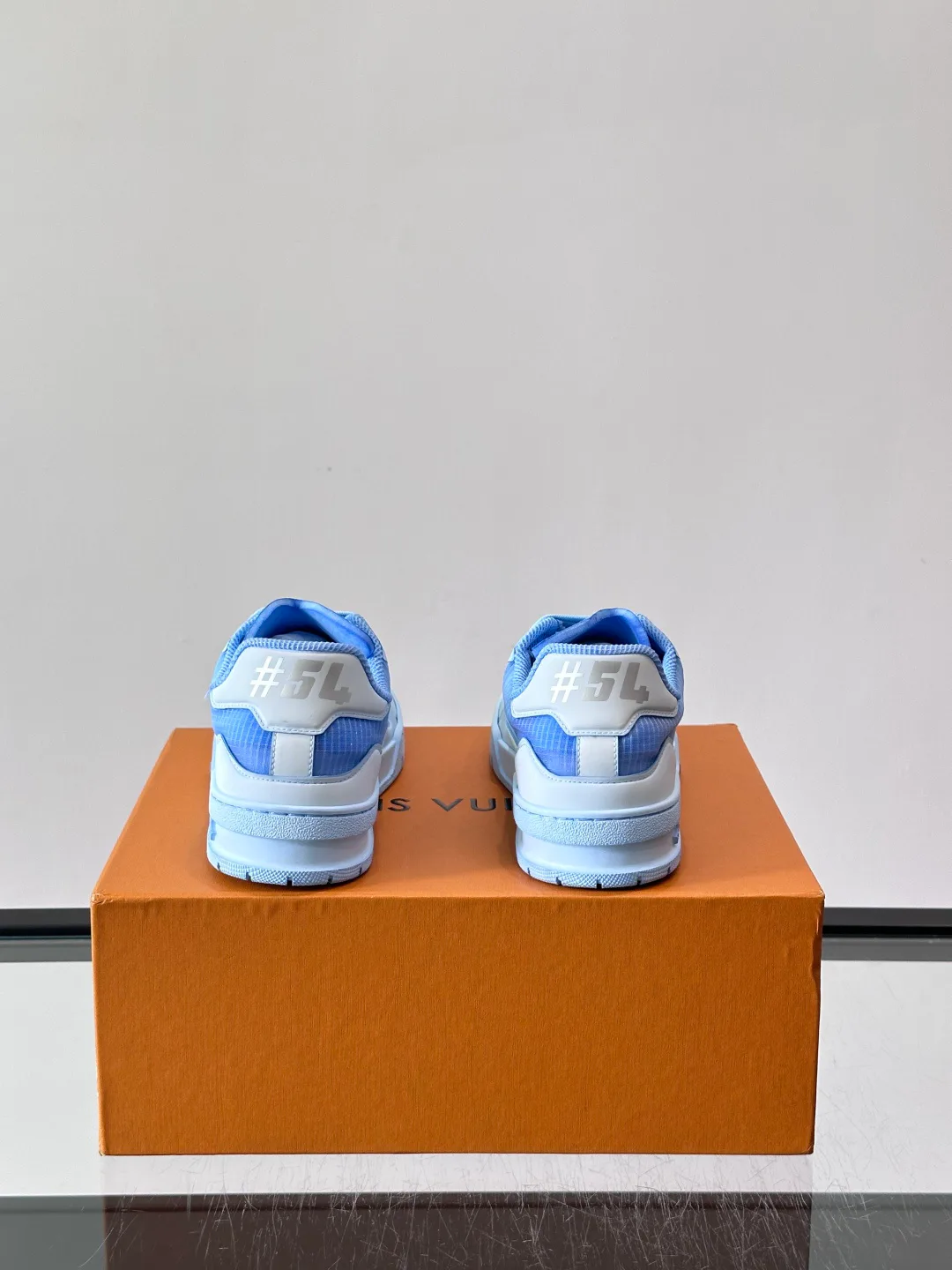 Men's Sneakers LOUIS VUITTON 17349440