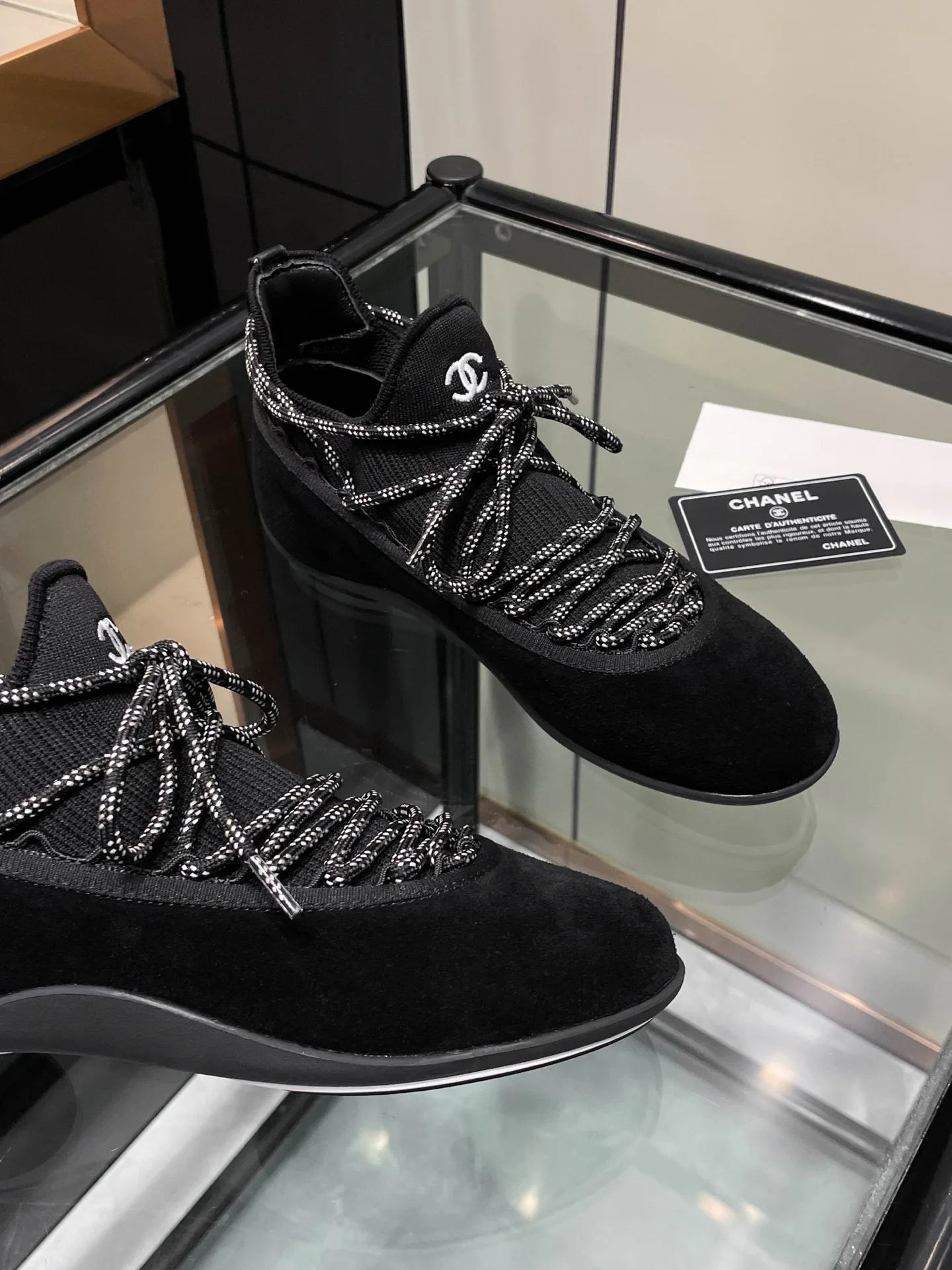 Women's Sneakers CHANEL 17934445