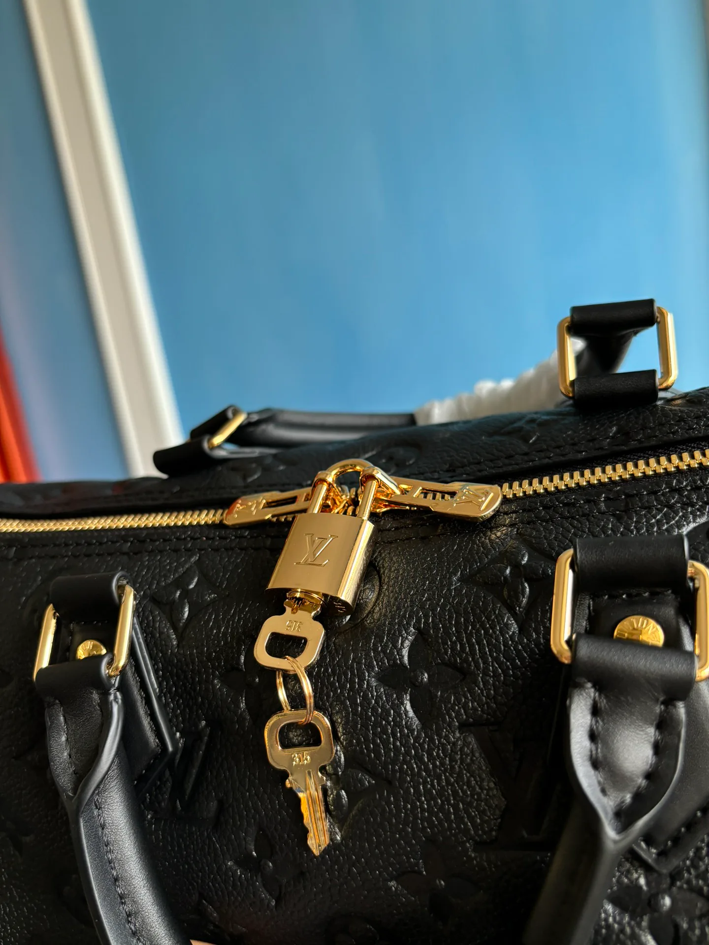Women's Classic Handbags LOUIS VUITTON 17912349