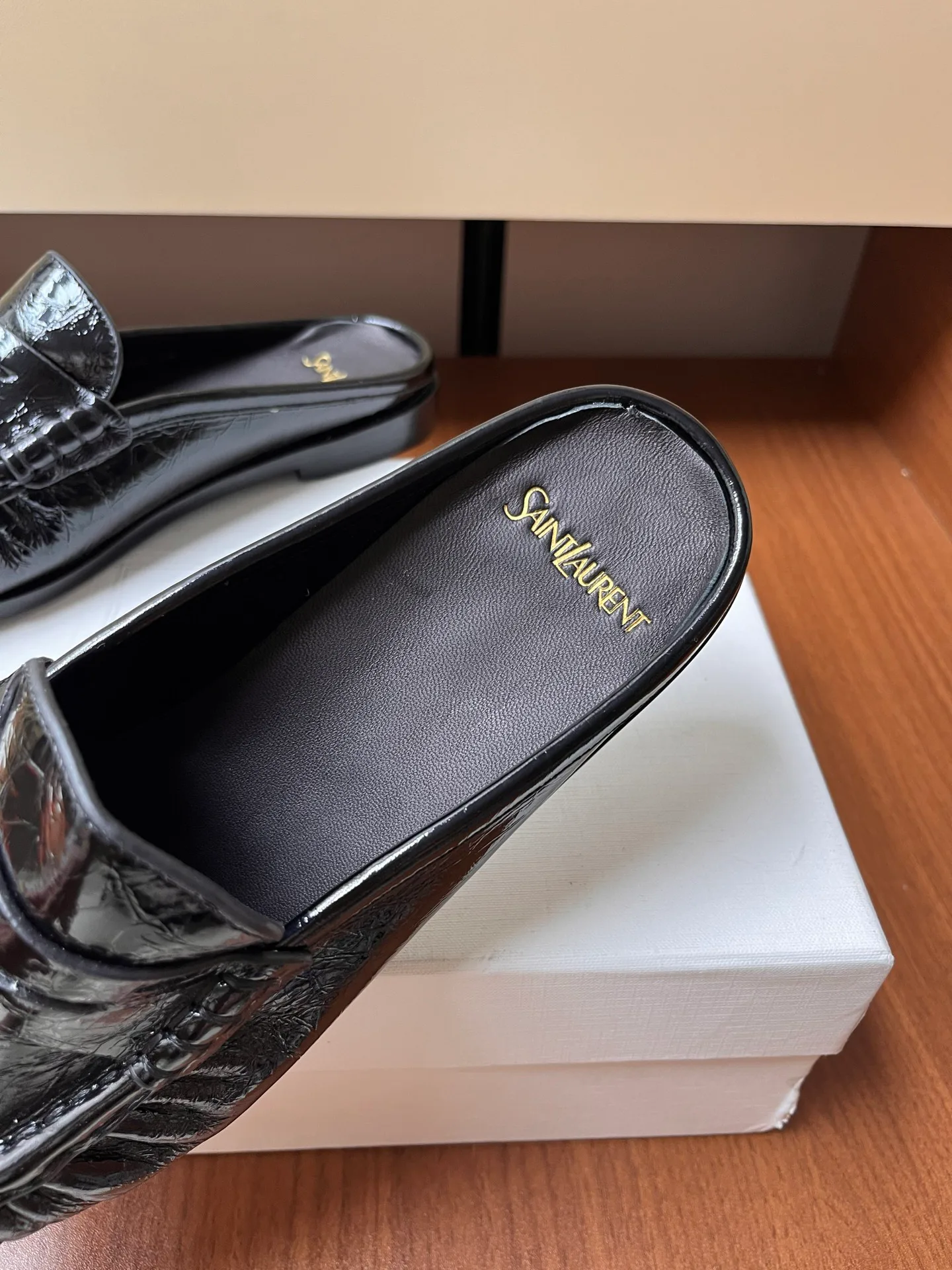Women's Loafers And Moccasins SAINT LAURENT 18037895