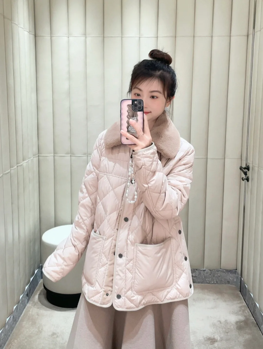 Women's Jackets And Down Jackets MONCLER 18111364