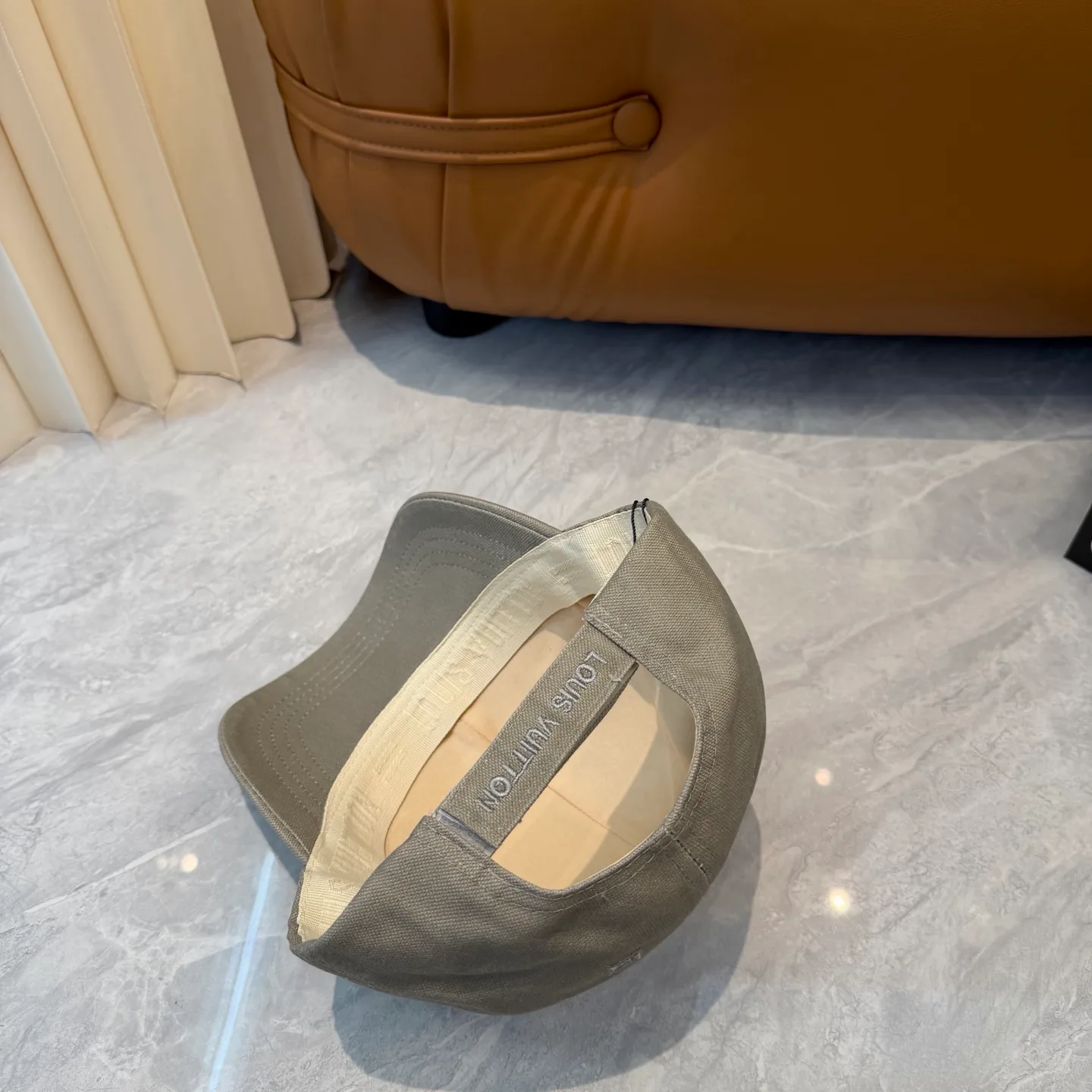 Hats LOUIS VUITTON 17467590