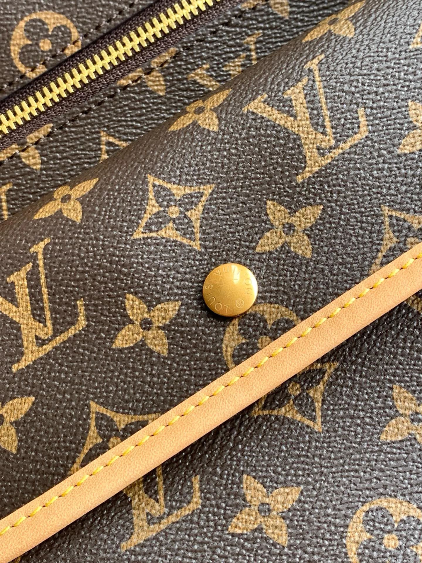 Women's Classic Handbags LOUIS VUITTON 17904124