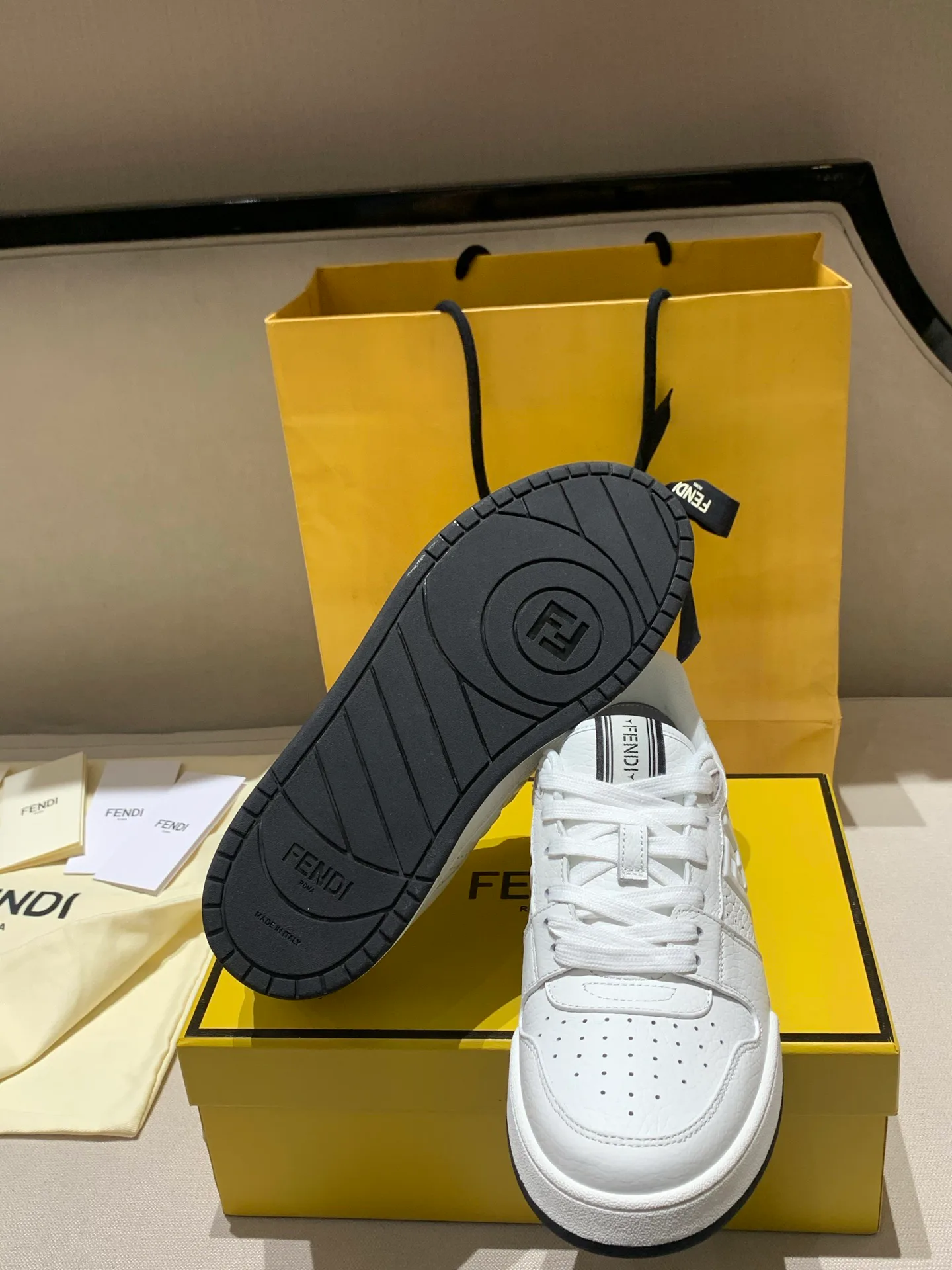 Women's Sneakers FENDI 18228115