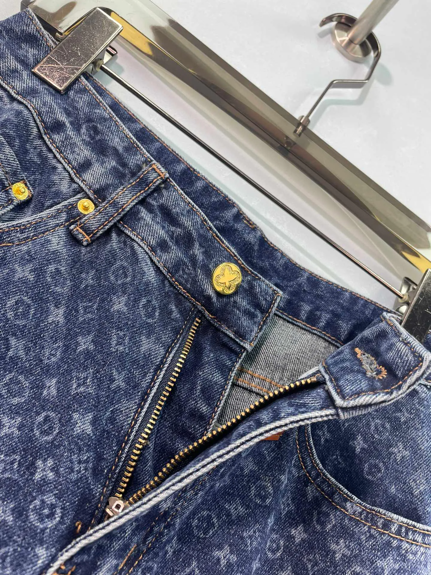 Джинсы Женские Louis Vuitton 18662337