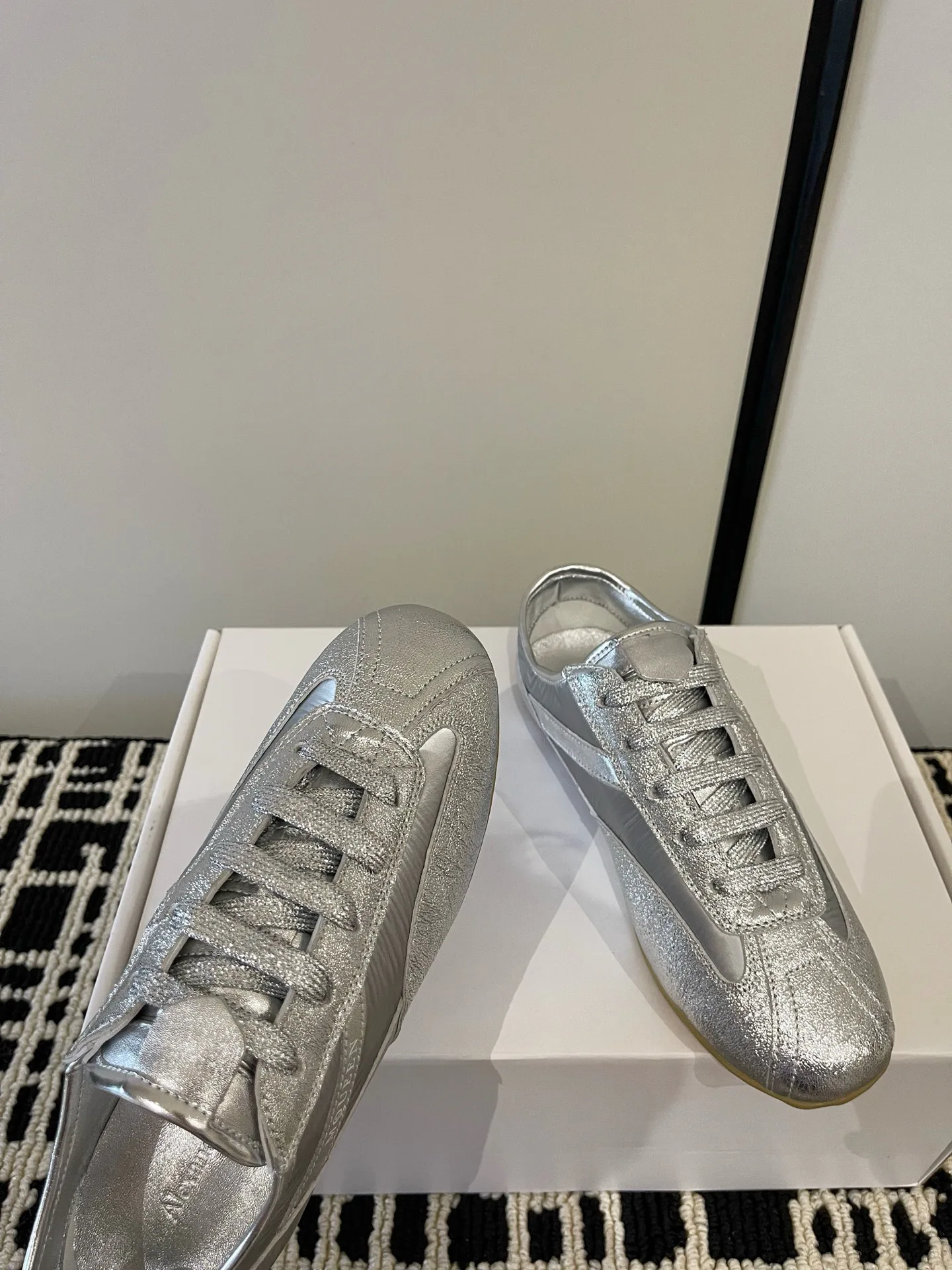 Women's Sneakers ALEXANDER MCQUEEN 18386233