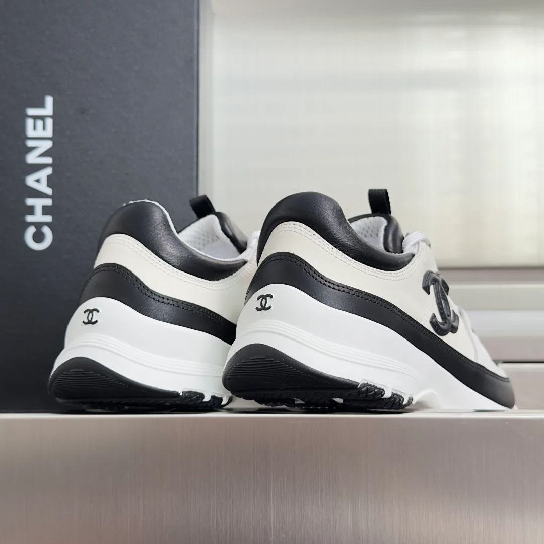 Кроссовки Женские Chanel 18604257