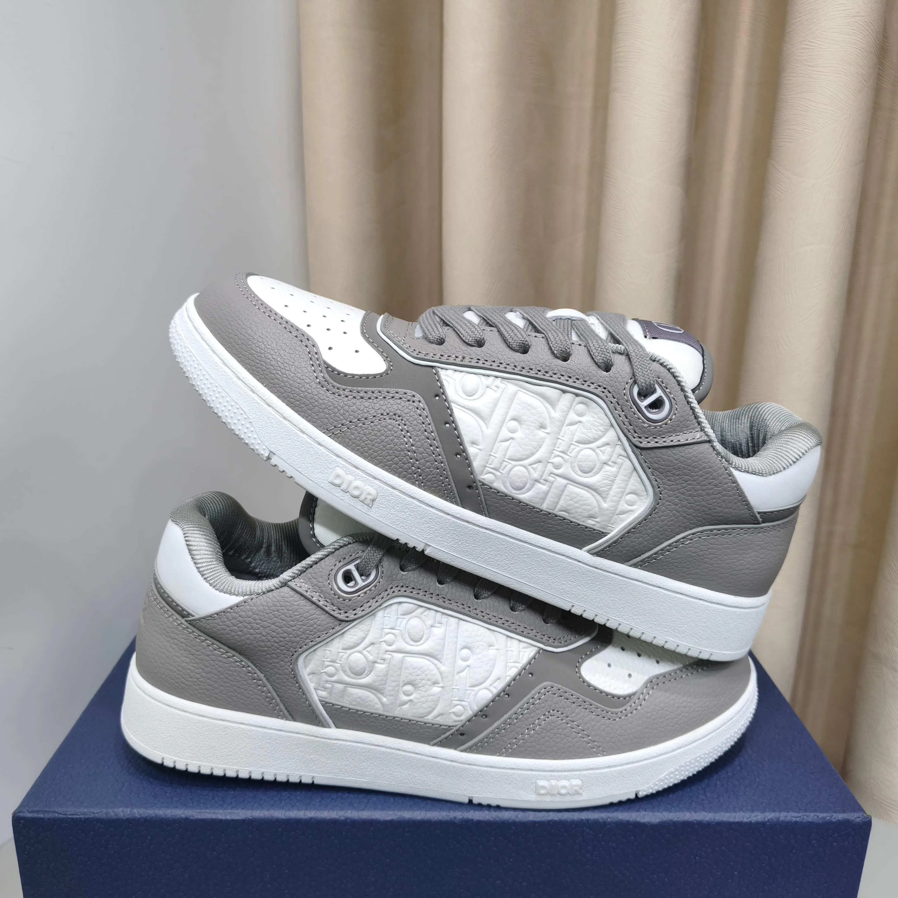 Women's Sneakers CHRISTIAN DIOR 17988875