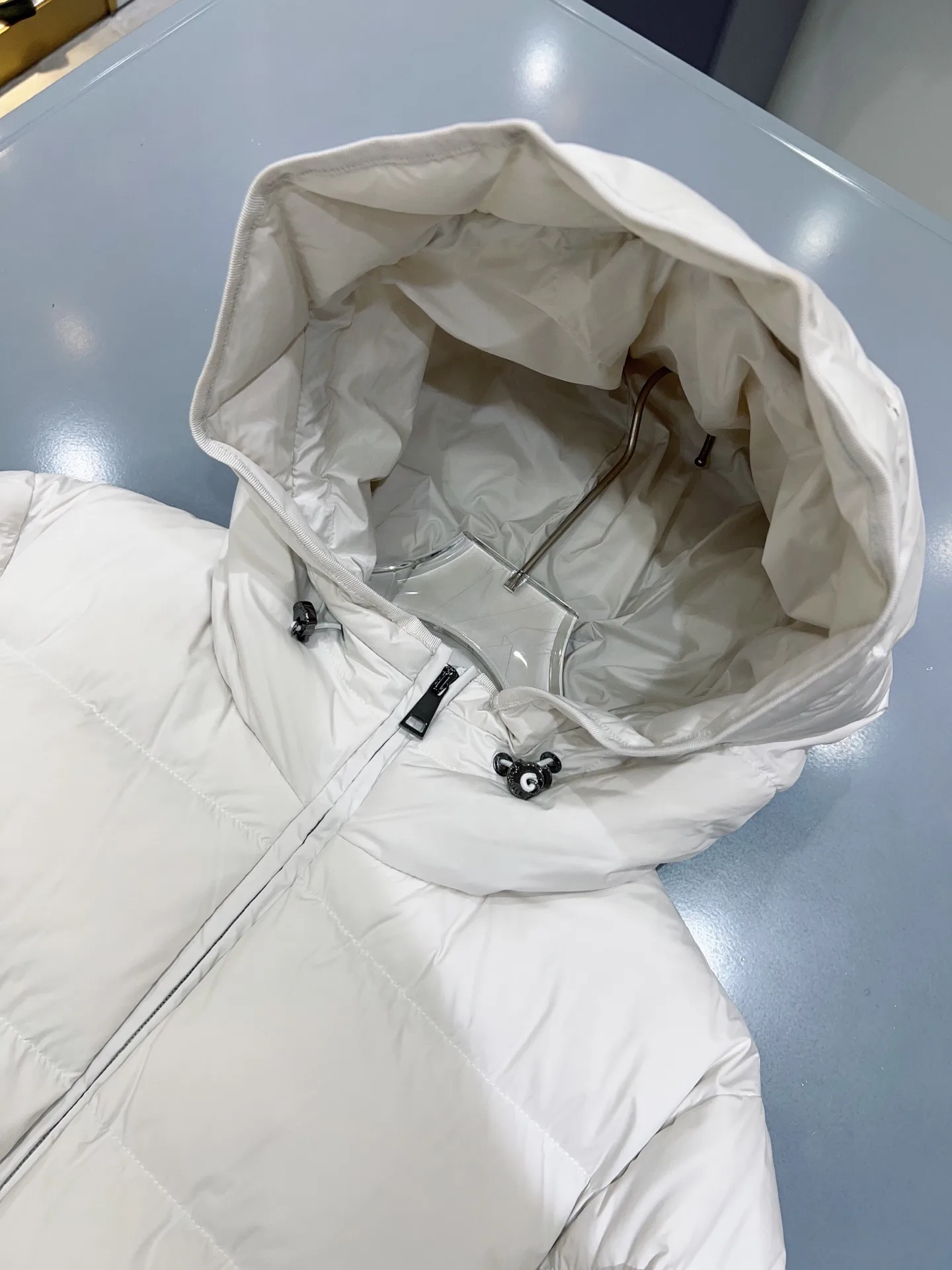Women's Jackets And Down Jackets MONCLER 18368432