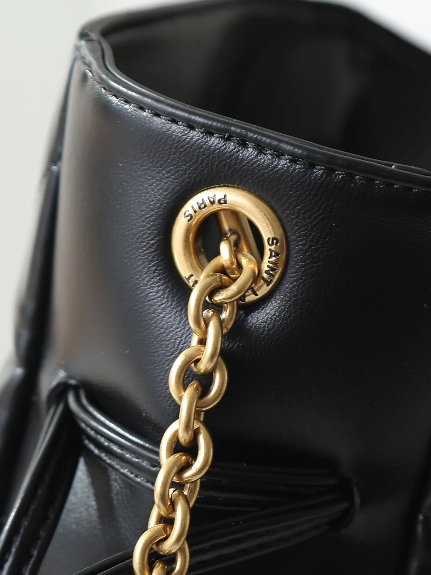 Women's Classic Handbags SAINT LAURENT 18005137