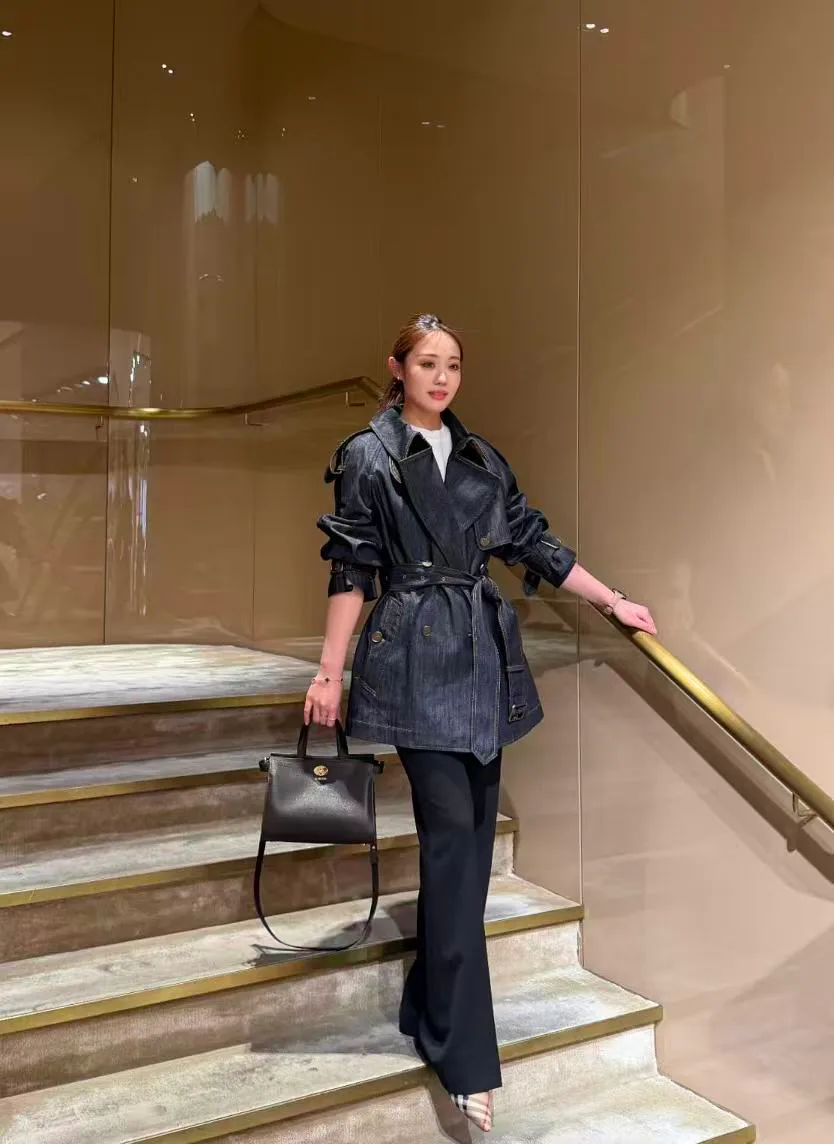 Women's Trench Coats BURBERRY 17926137
