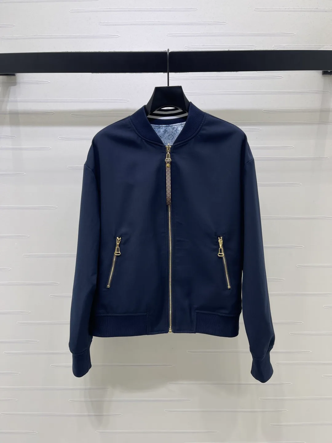 Women's Jackets And Down Jackets LOUIS VUITTON 18038158