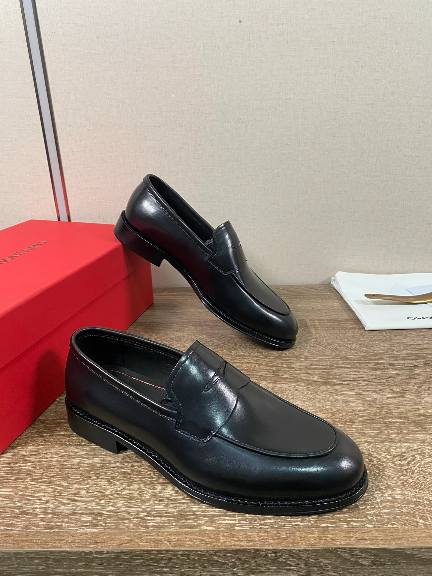 Men's Loafers And Dress Shoes SALVATORE FERRAGAMO 18078698