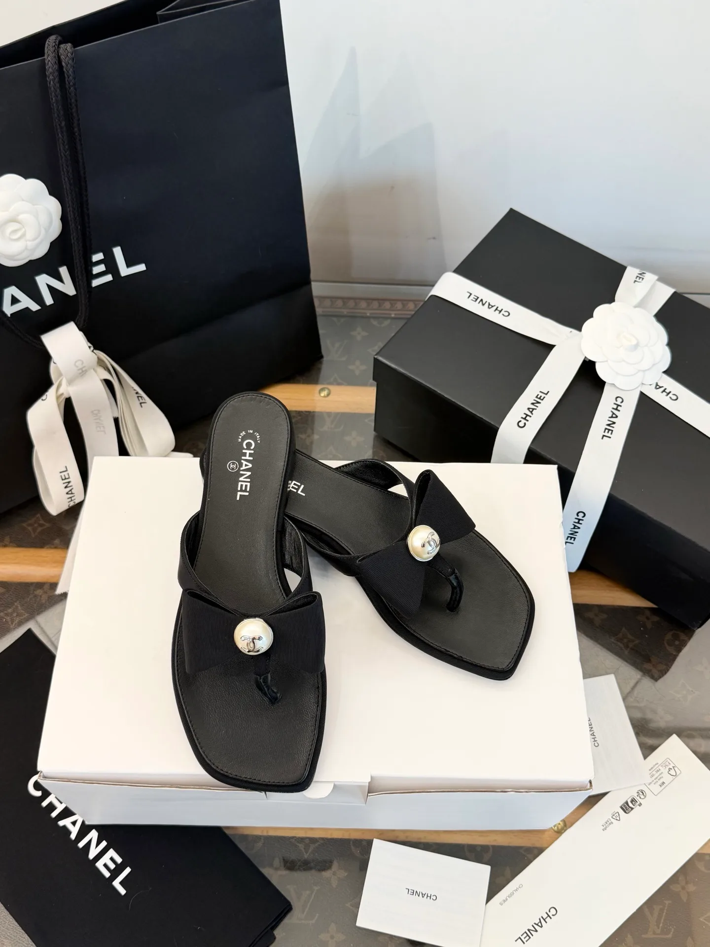 Women's Flip-Flops CHANEL 18132874