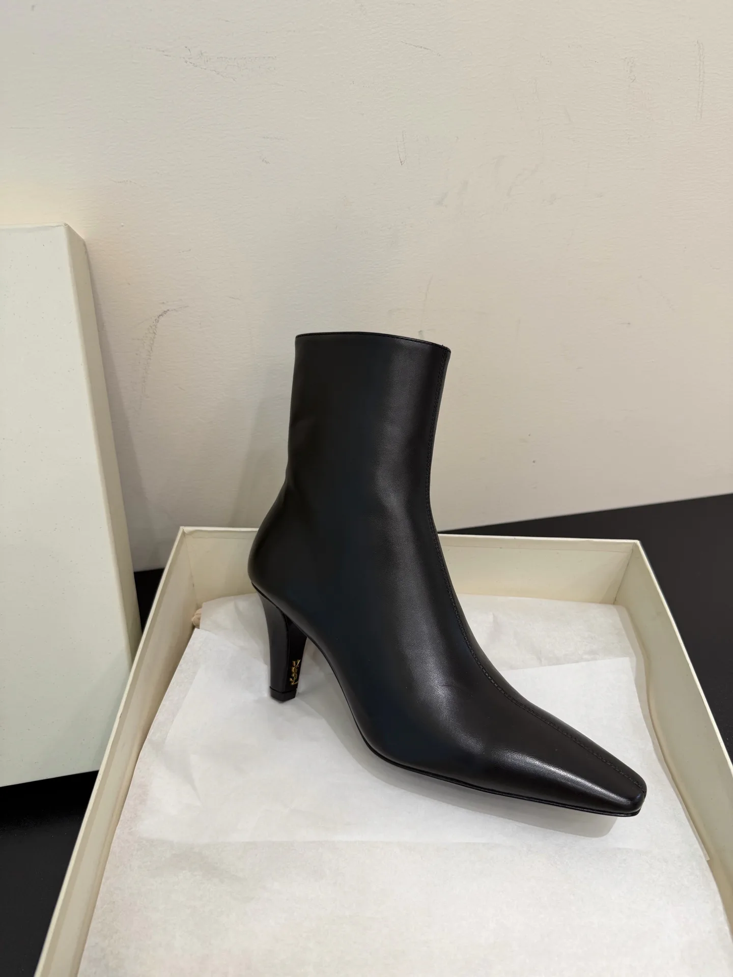 Women's Booties SAINT LAURENT 18244951
