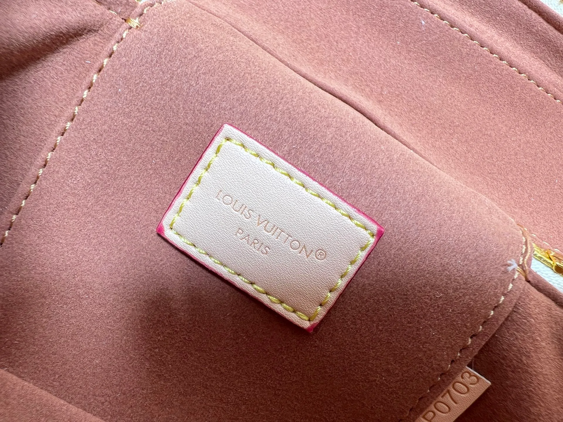 Women's Classic Handbags LOUIS VUITTON 17904080