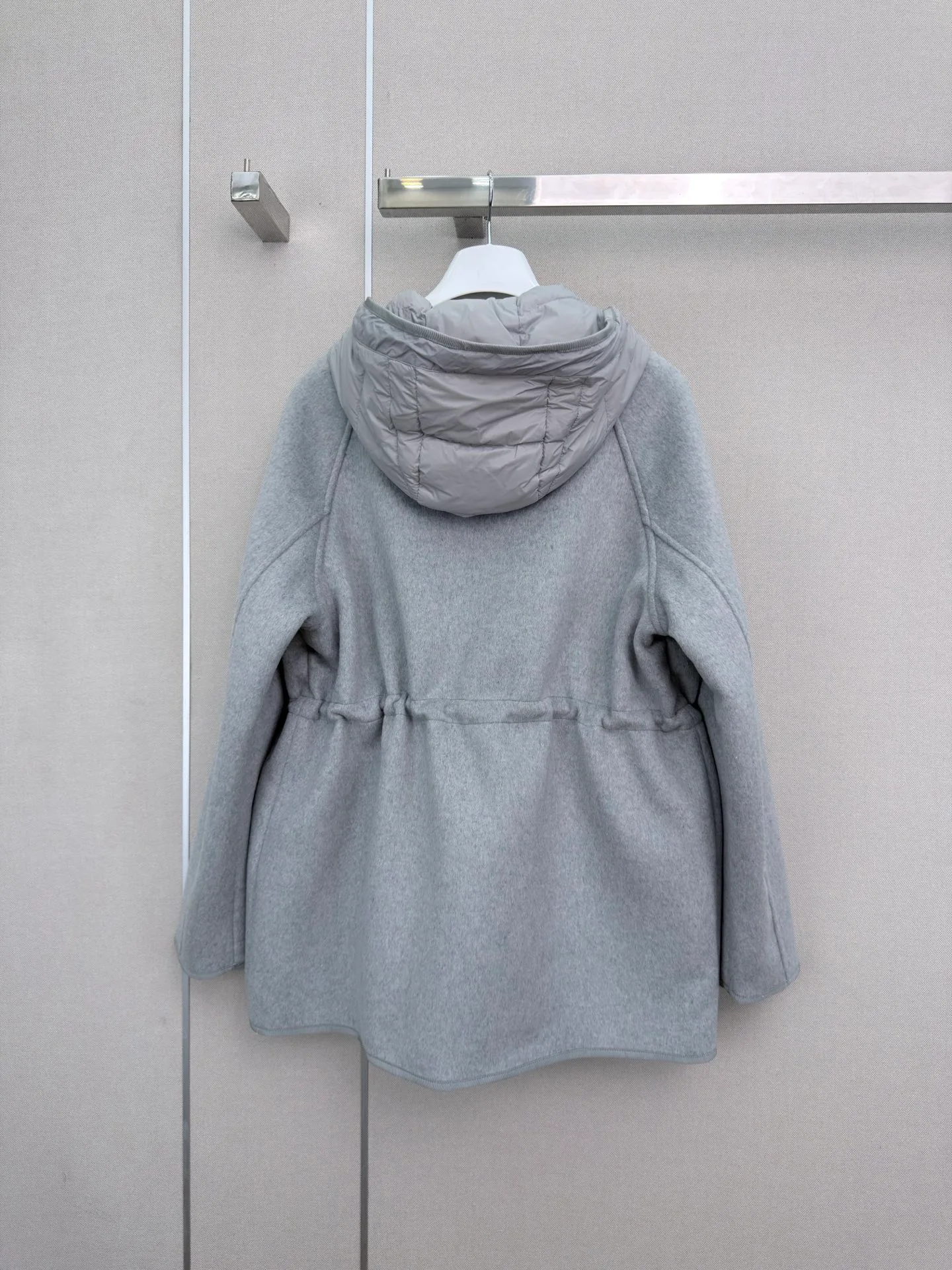 Women's Jackets And Down Jackets MONCLER 18408002