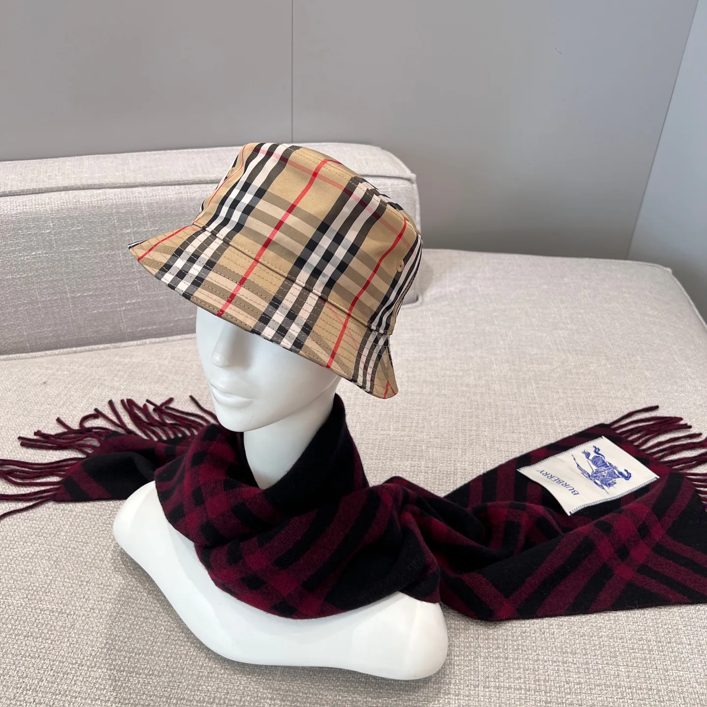 Scarves BURBERRY 17945523