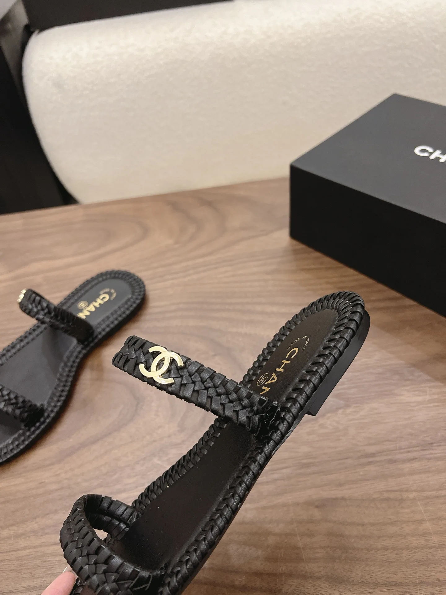 Women's Flip-Flops CHANEL 17582715