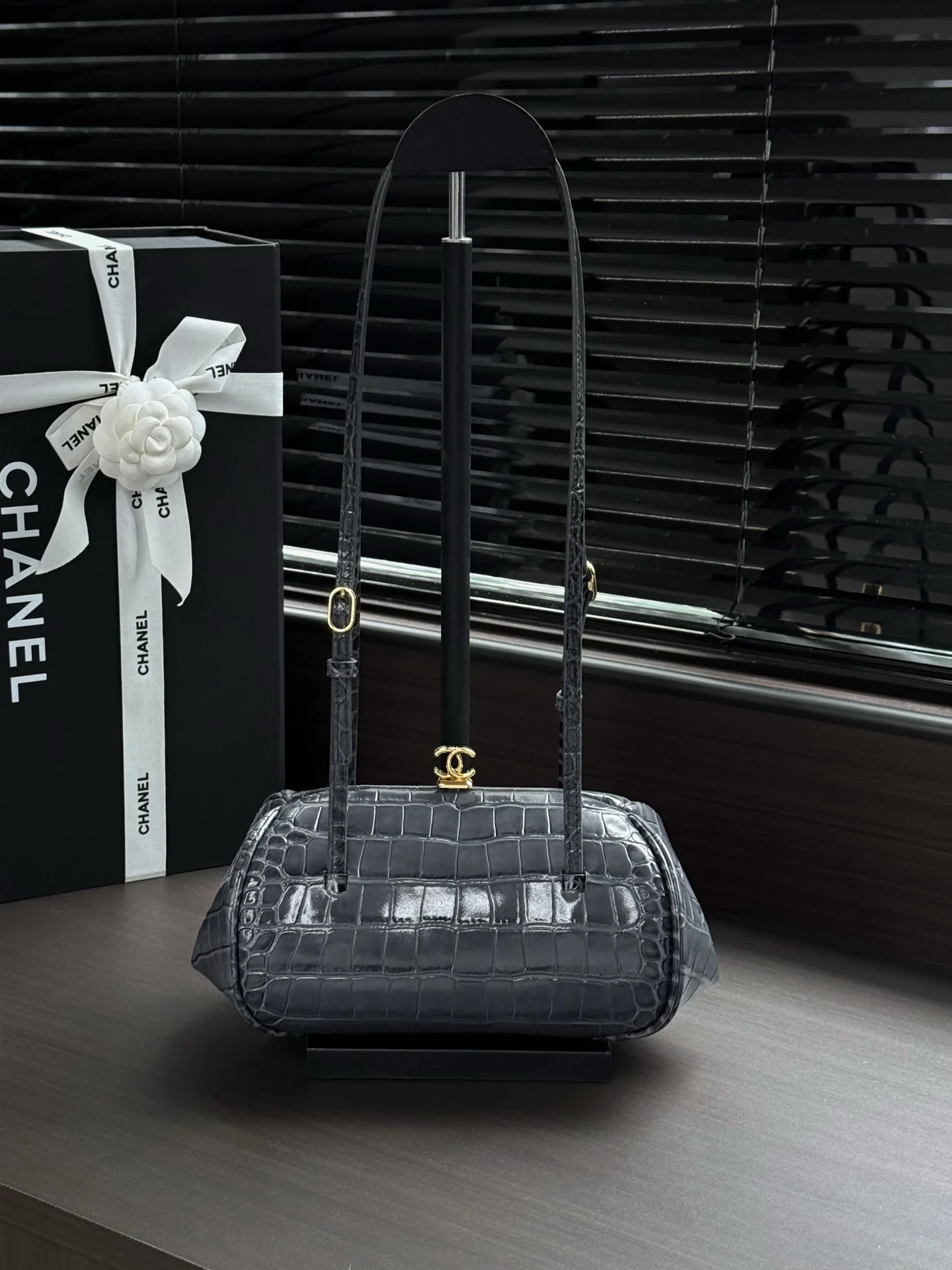Women's Classic Handbags CHANEL 18147225