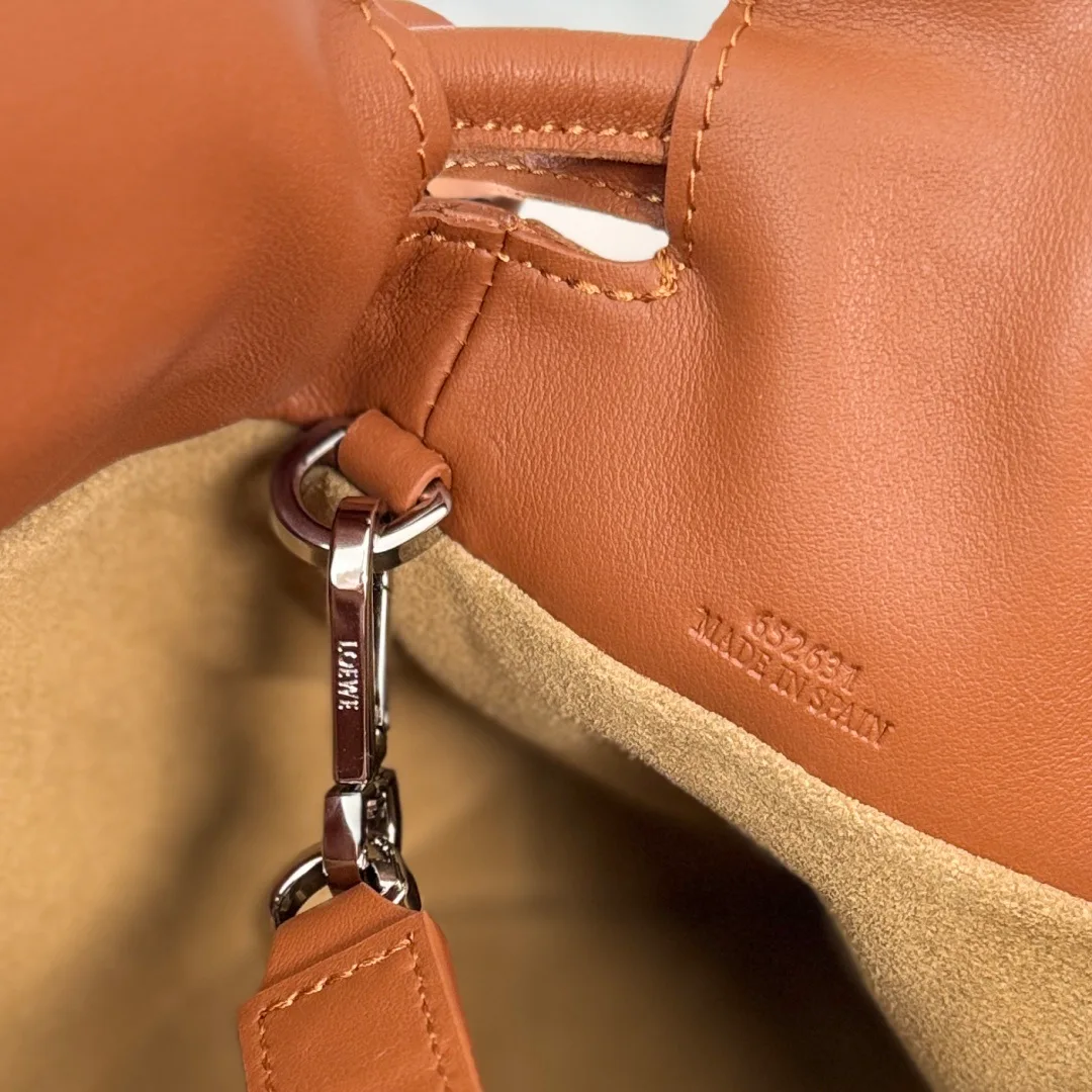Women's Classic Handbags LOEWE 17937943