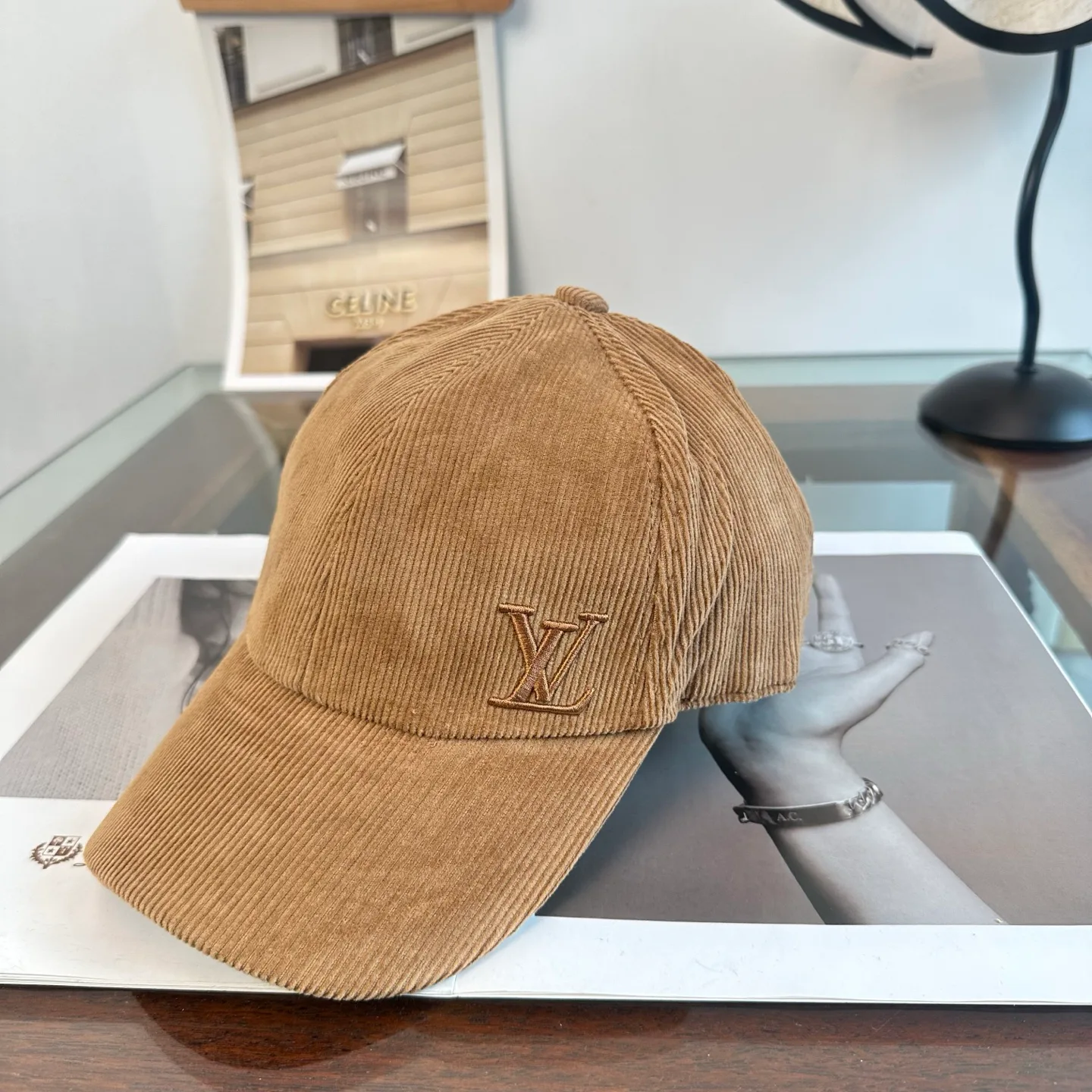Hats LOUIS VUITTON 17806776