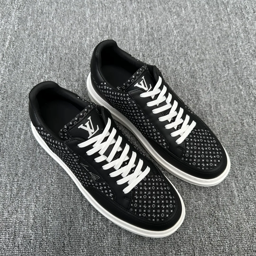 Men's Sneakers LOUIS VUITTON 18076079