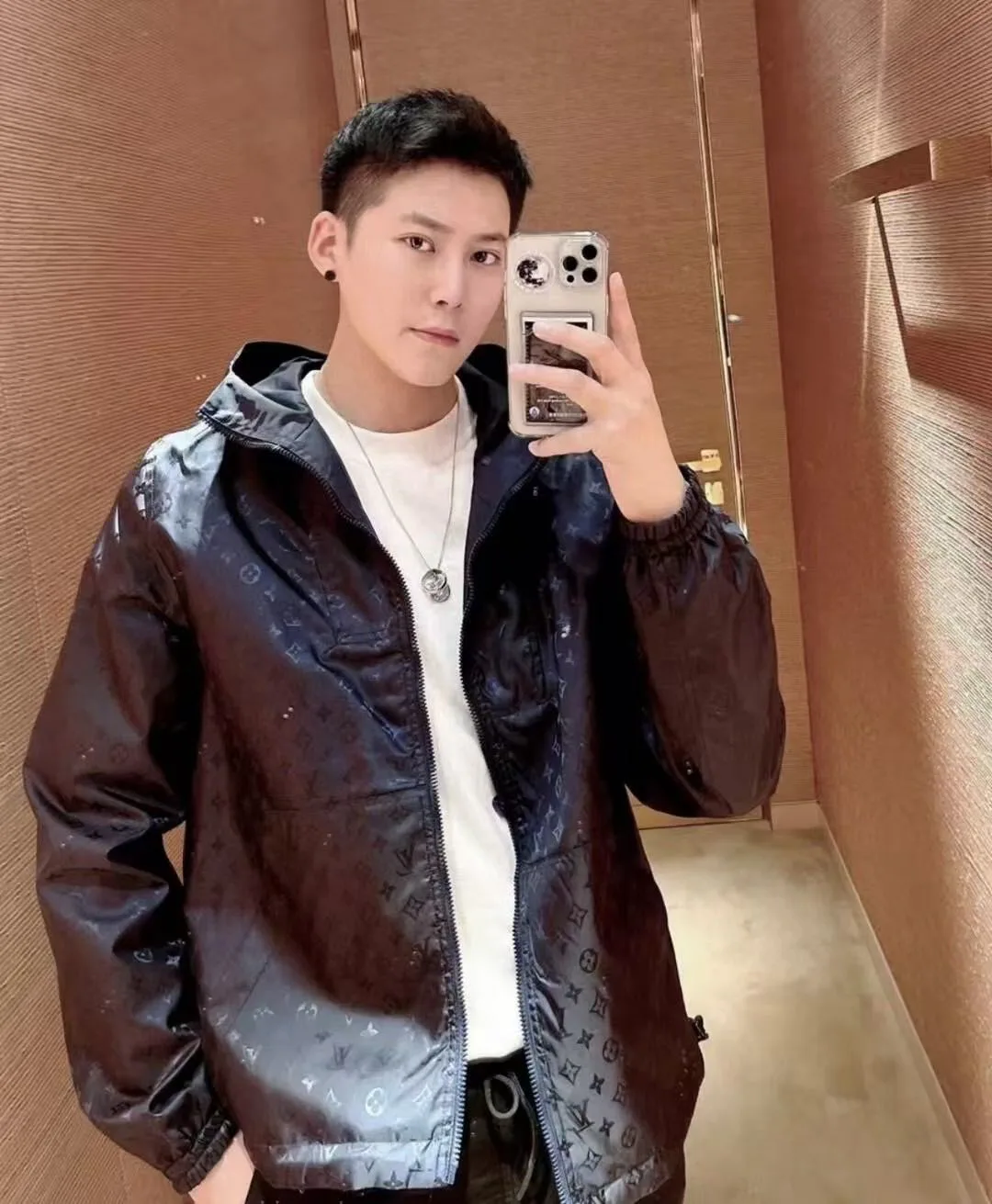 Men's Jackets And Down Jackets LOUIS VUITTON 18179000