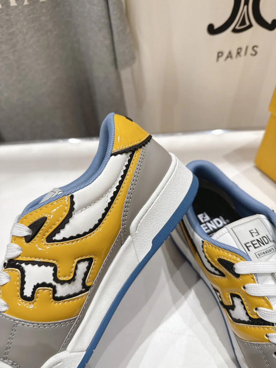 Women's Sneakers FENDI 17908431