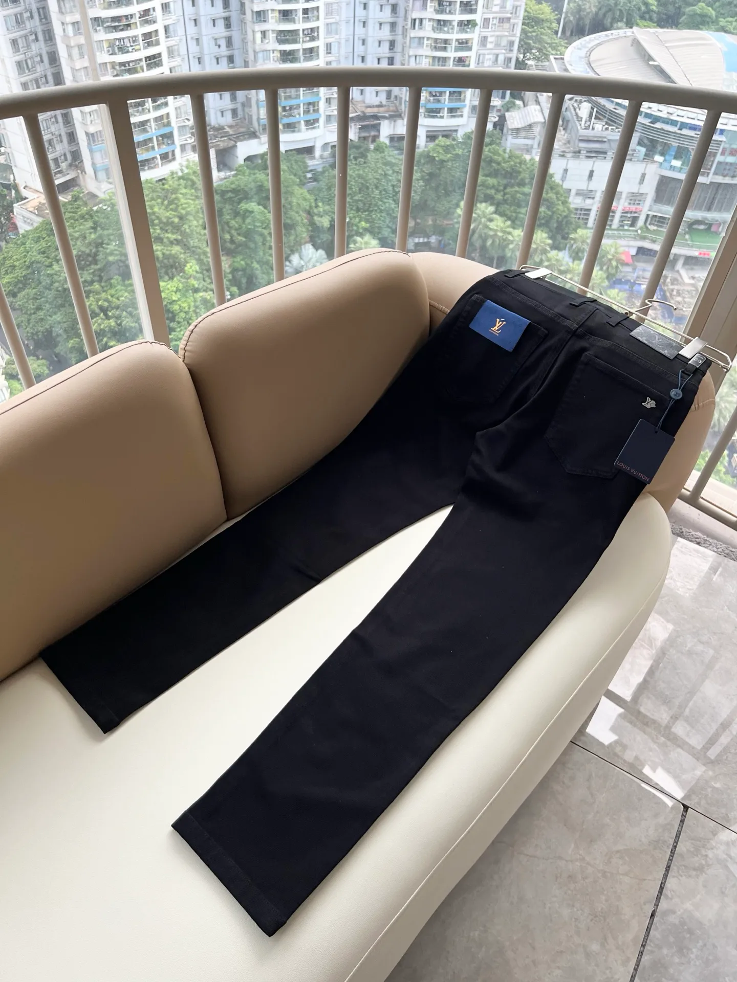 Men's Jeans LOUIS VUITTON 18395715