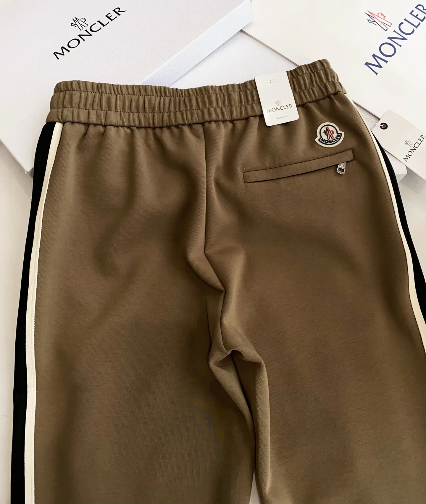 Men's Trousers MONCLER 18314966