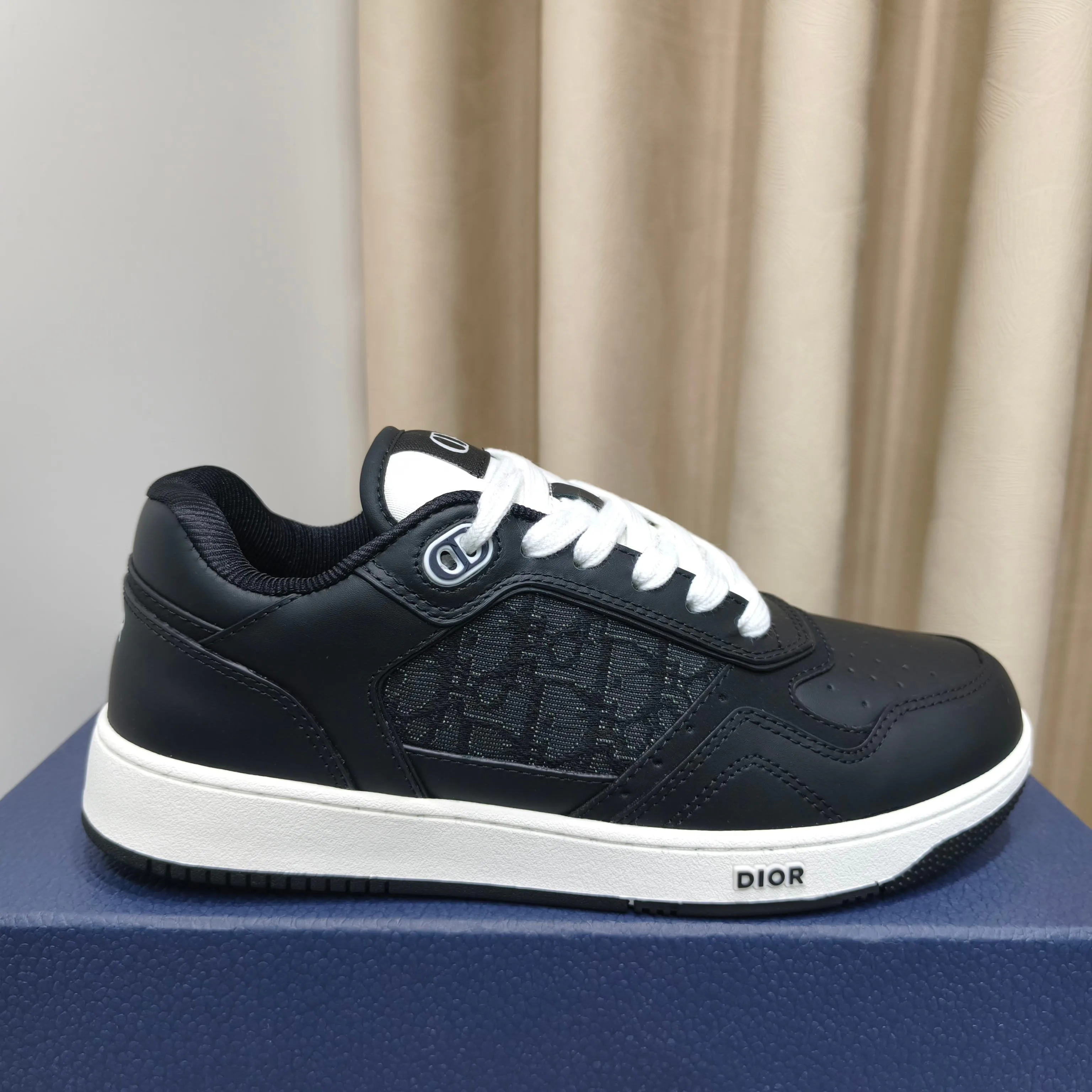 Women's Sneakers CHRISTIAN DIOR 17988884