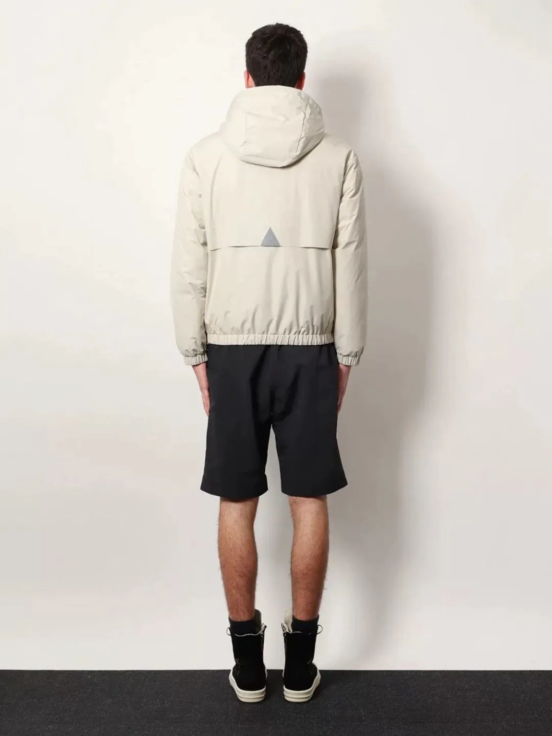 Women's Jackets And Down Jackets MONCLER 18319619