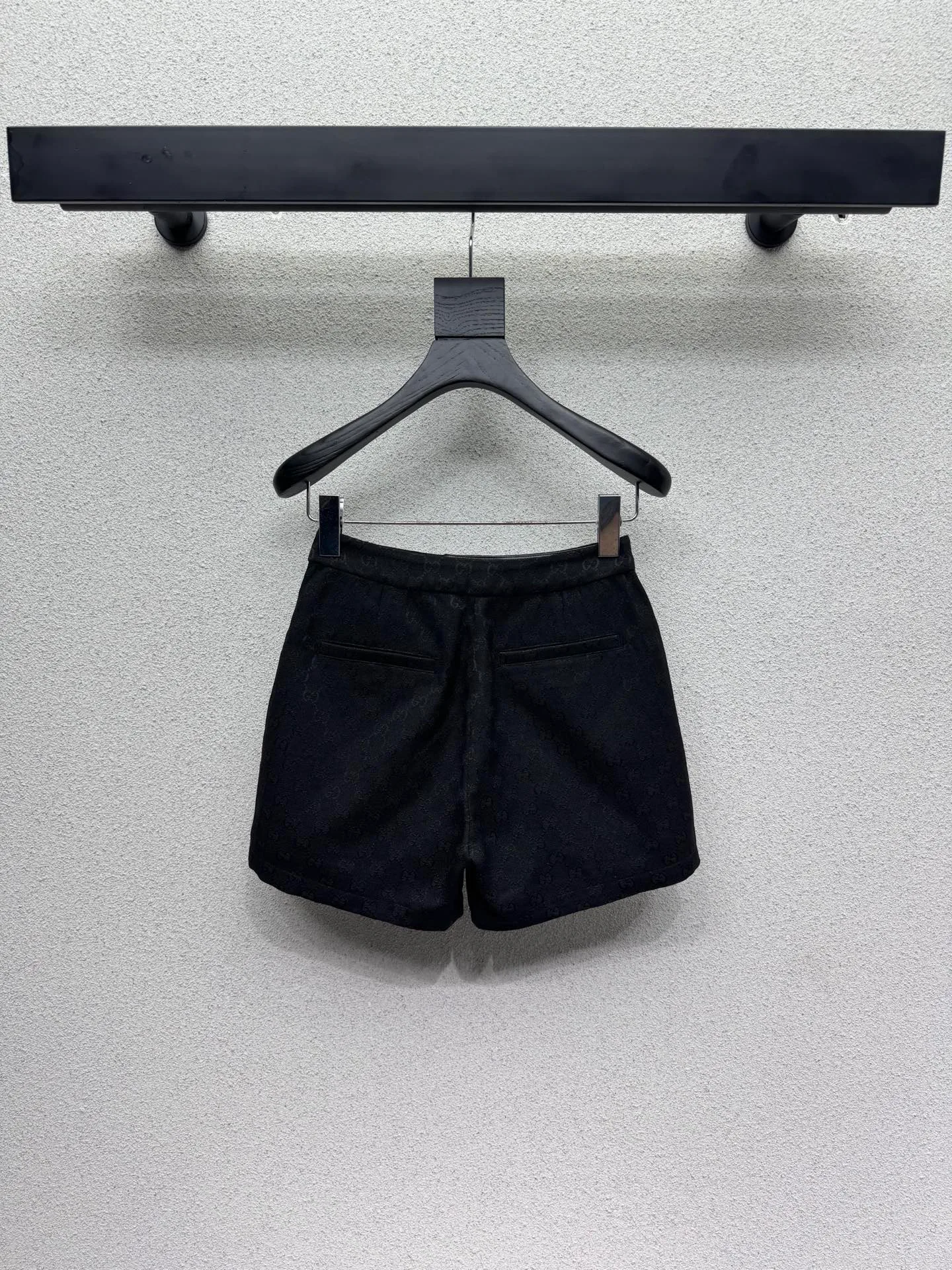 Women's Shorts GUCCI 18228572