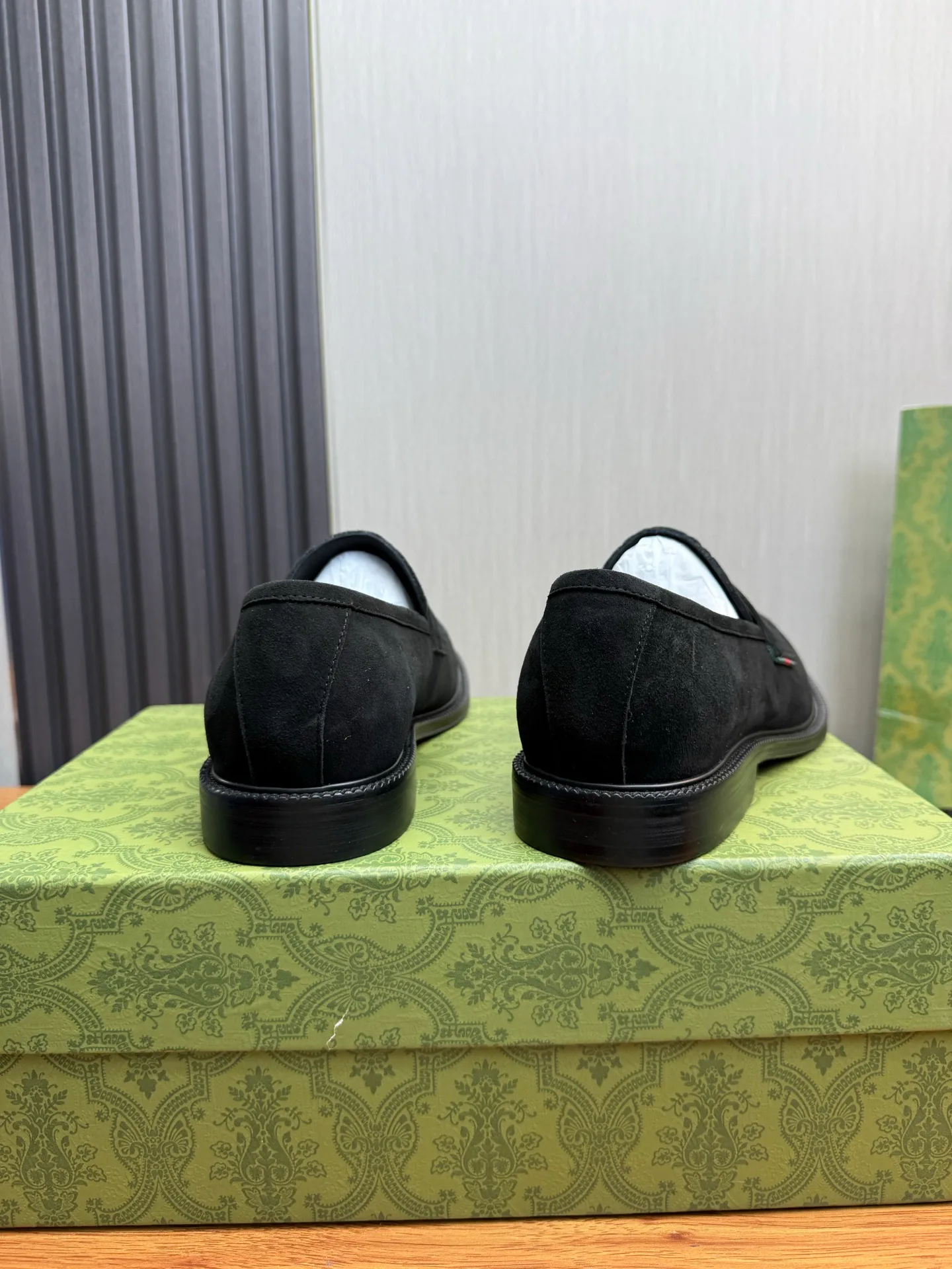 Men's Loafers And Dress Shoes GUCCI 17851626