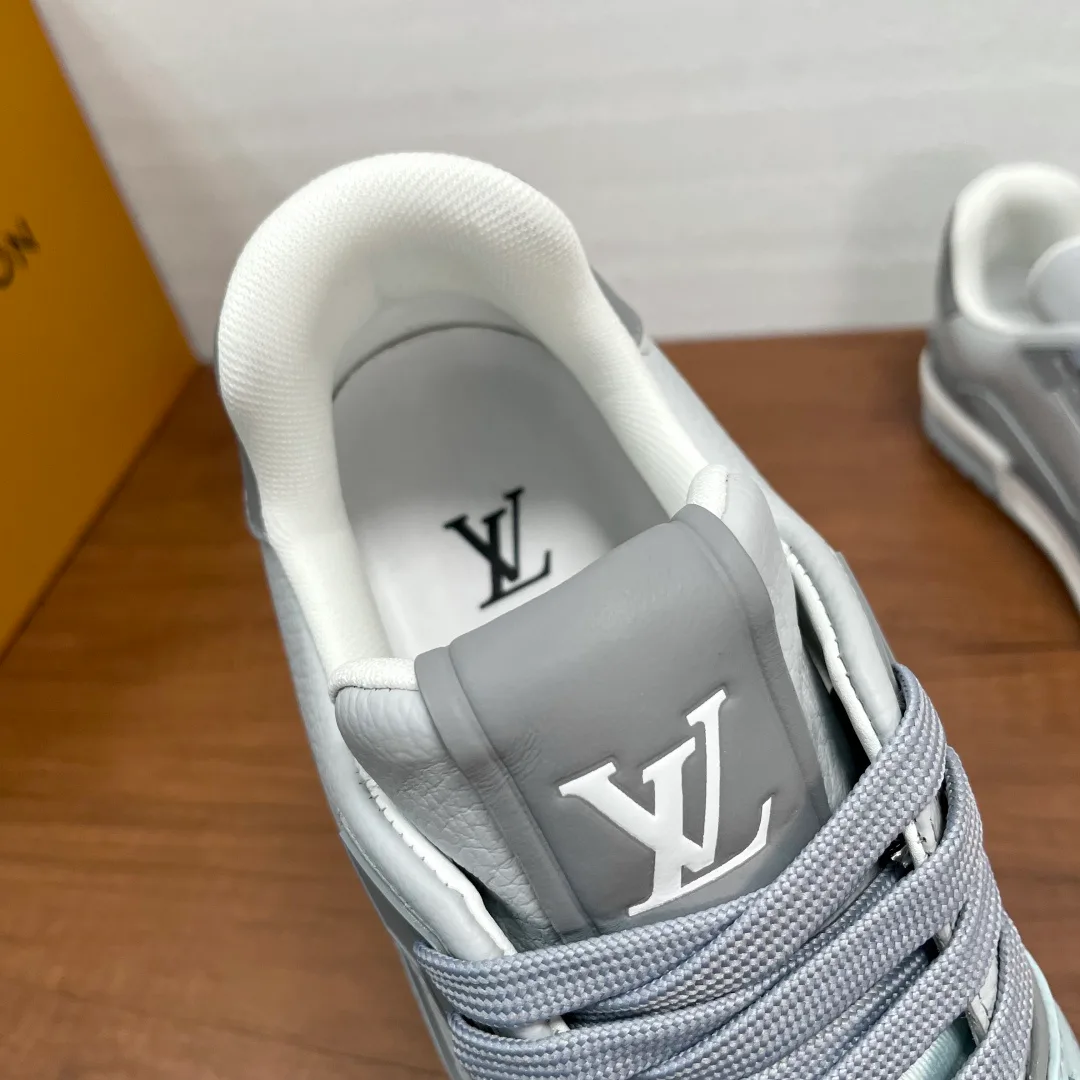Men's Sneakers LOUIS VUITTON 17461096