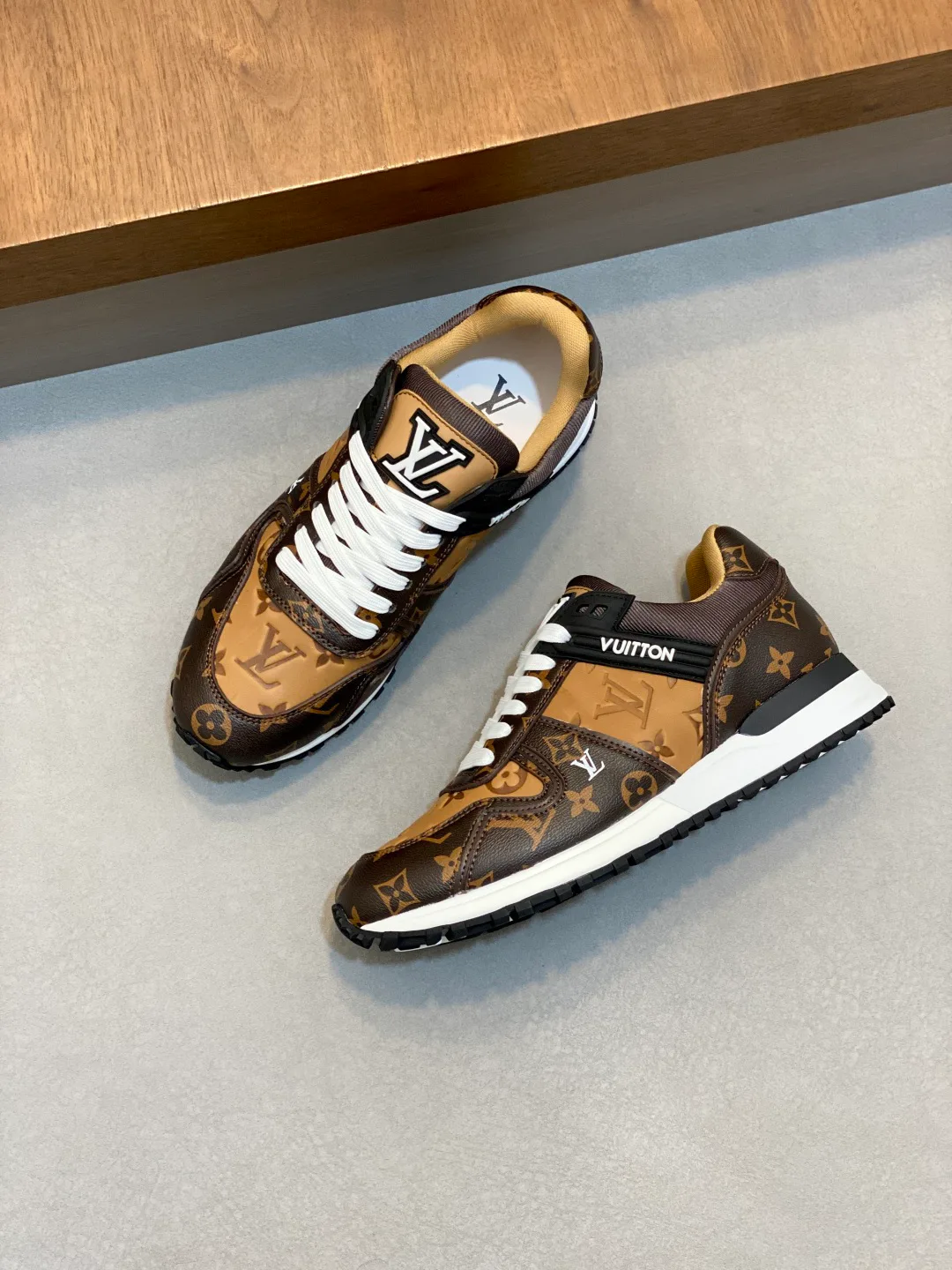 Men's Sneakers LOUIS VUITTON 19548843