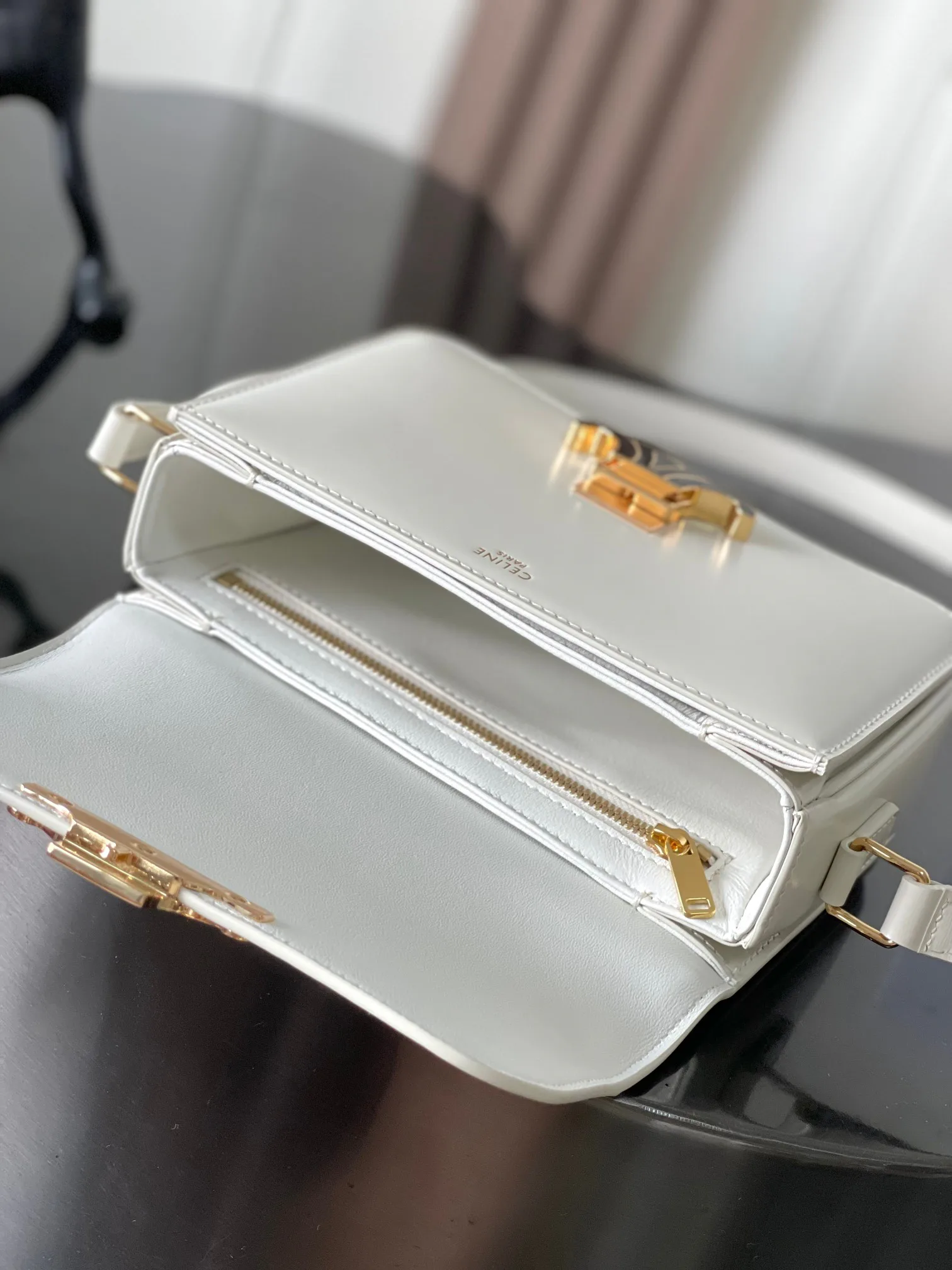 Women's Classic Handbags CELINE 18310365