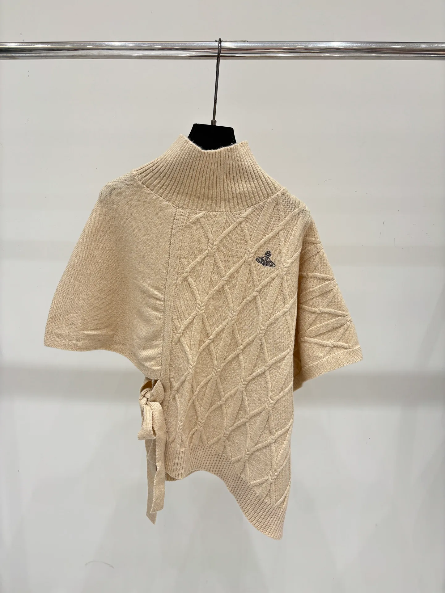 Women's Jumpers And Sweaters VIVIENNE WESTWOOD 18032010