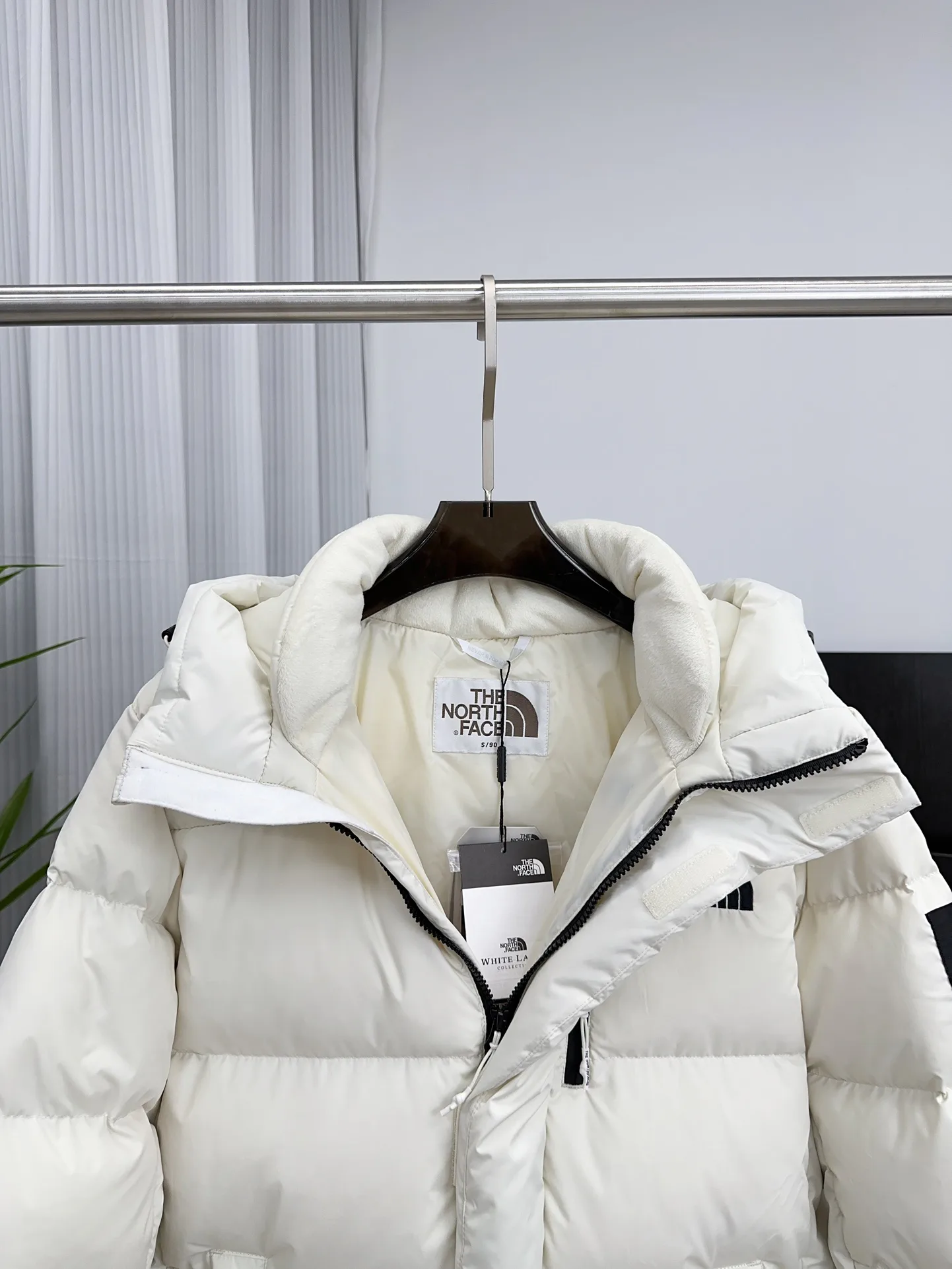 Women's Jackets And Down Jackets THE NORTH FACE 18129653