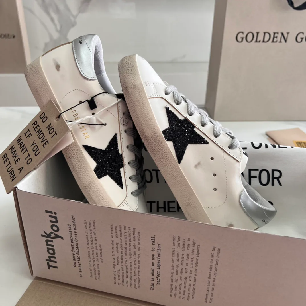 Women's Sneakers GOLDEN GOOSE 16995645