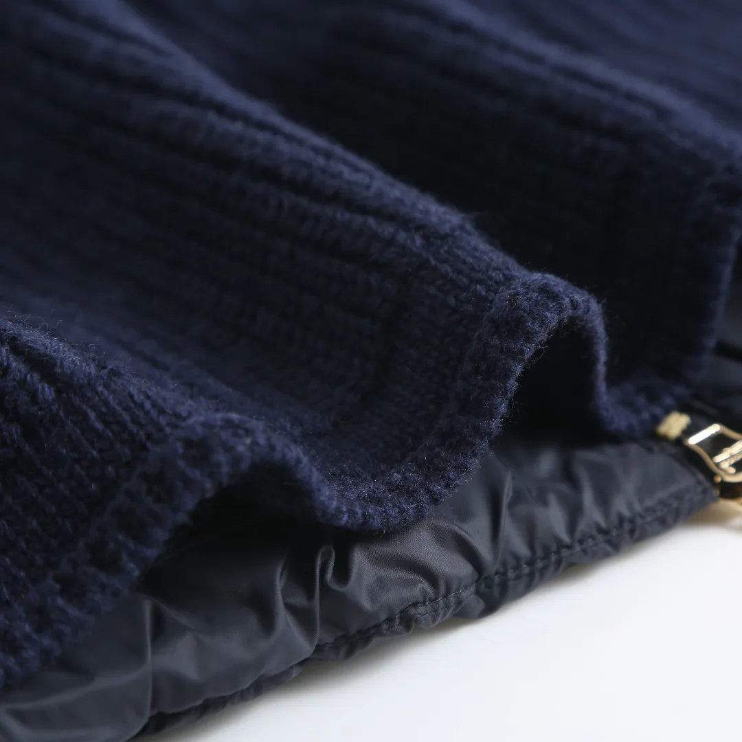Women's Jackets And Down Jackets MONCLER 18536492