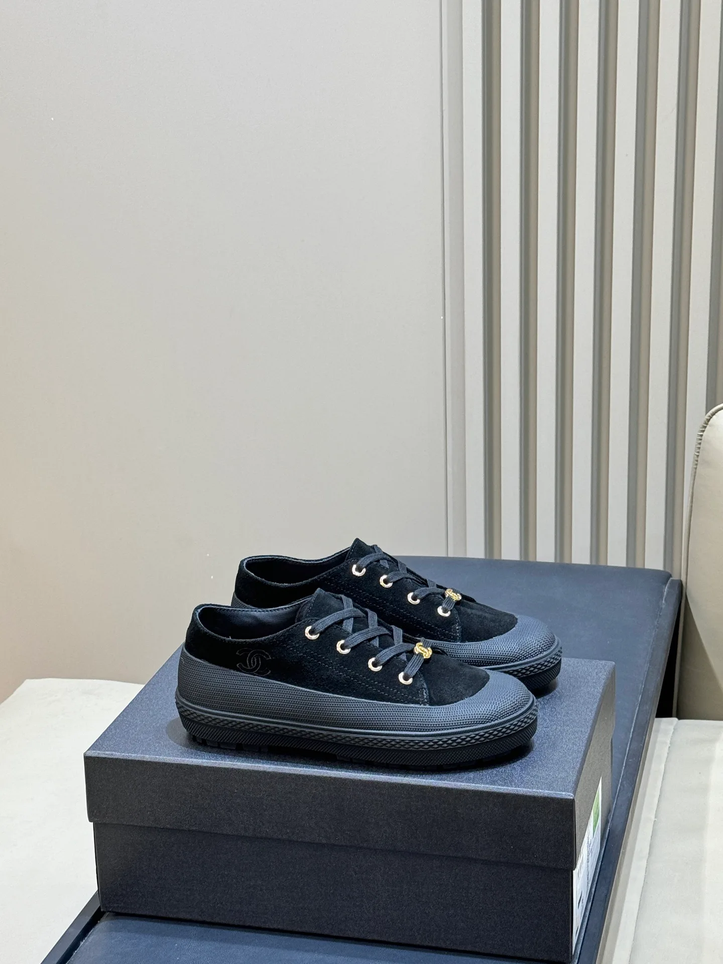 Women's Sneakers CHANEL 18072998